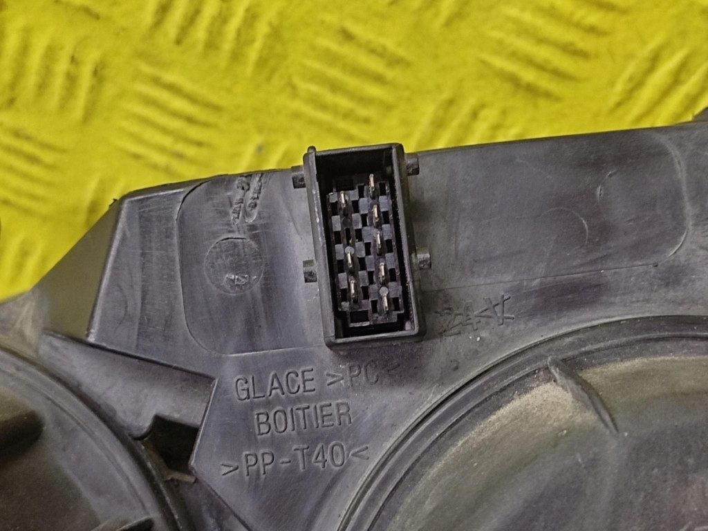 PEUGEOT 307 REFLEKTOR light right front 9634369080