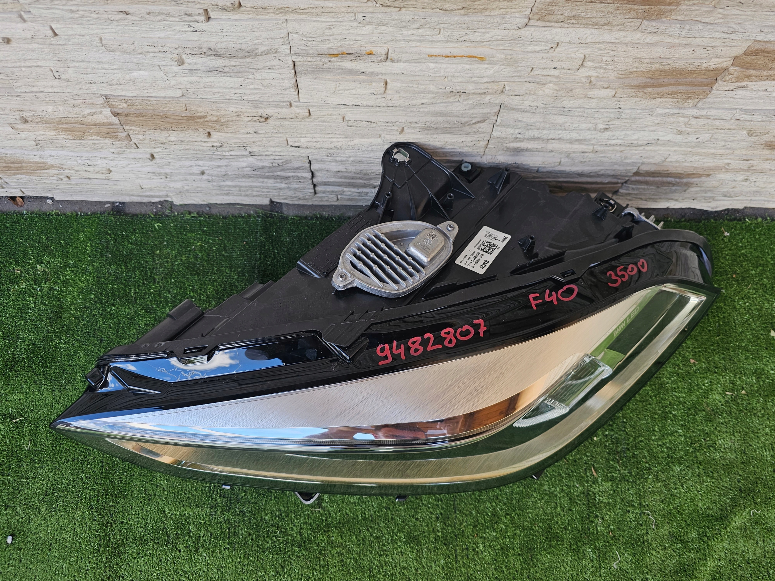 LAMPA LED BMW 1 F40 9482807 Strona zabudowy lewa