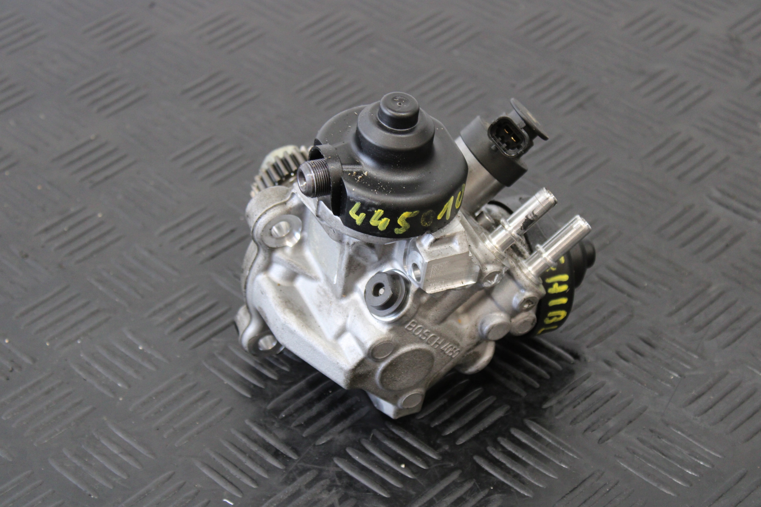 injection pump 0445012013 MASERATI GHIBLI M157 3,0 D