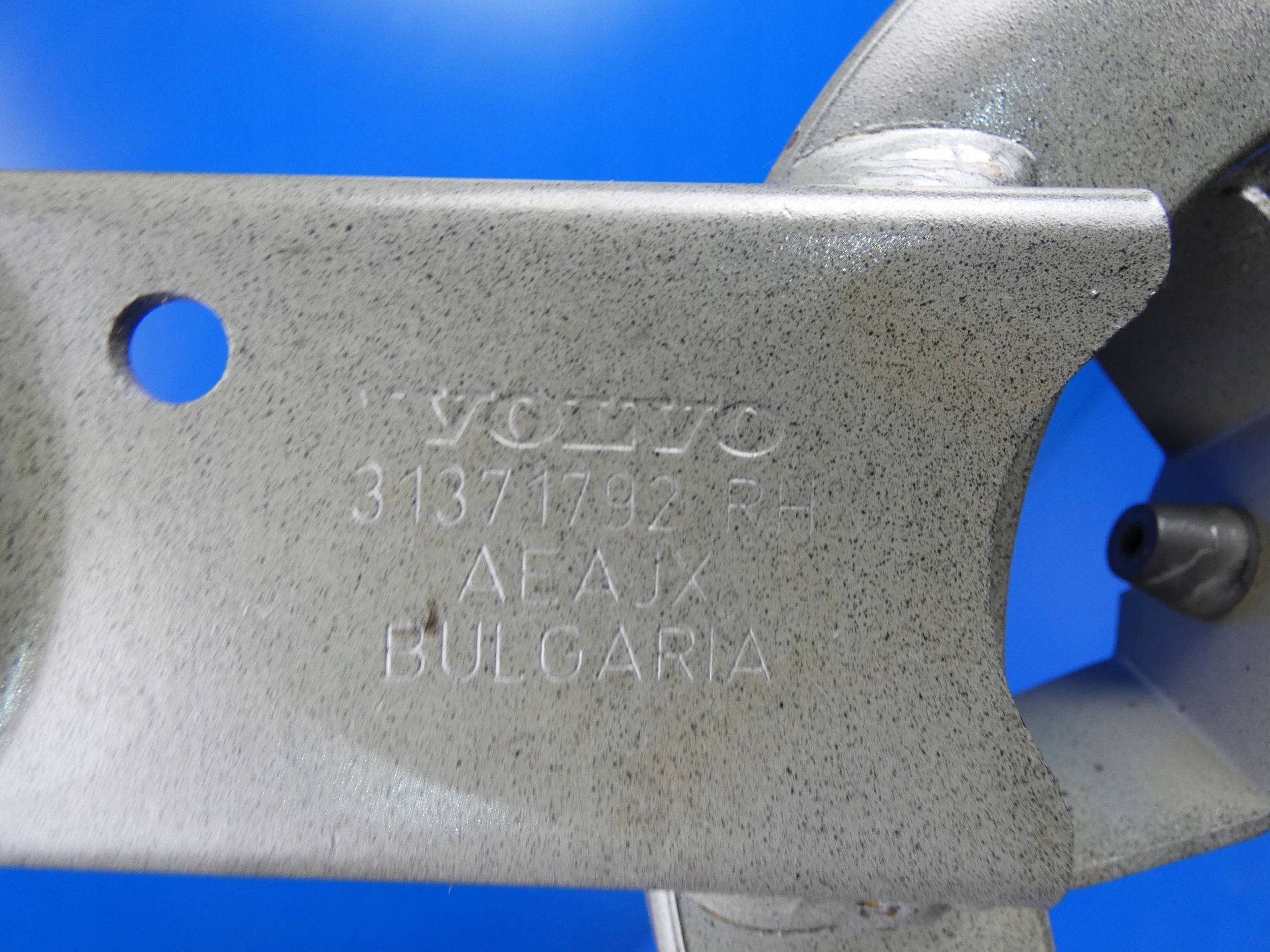 VOLVO S90 II sedan hinge bonnet boot right rear part