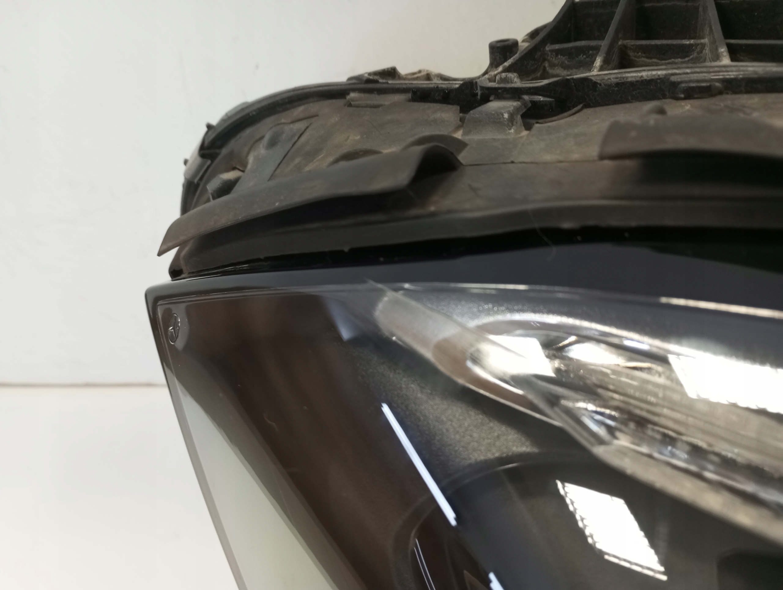 light right front MERCEDES W206 C KLASA A2069066204