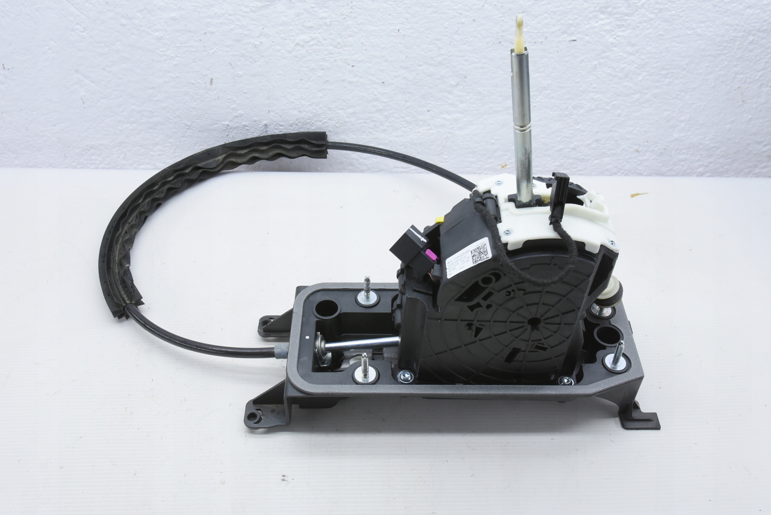 AUDI A3 8V LIFT LEWAREK WYBIERAK BIEGÓW AUTOMAT DSG Producent części Audi OE