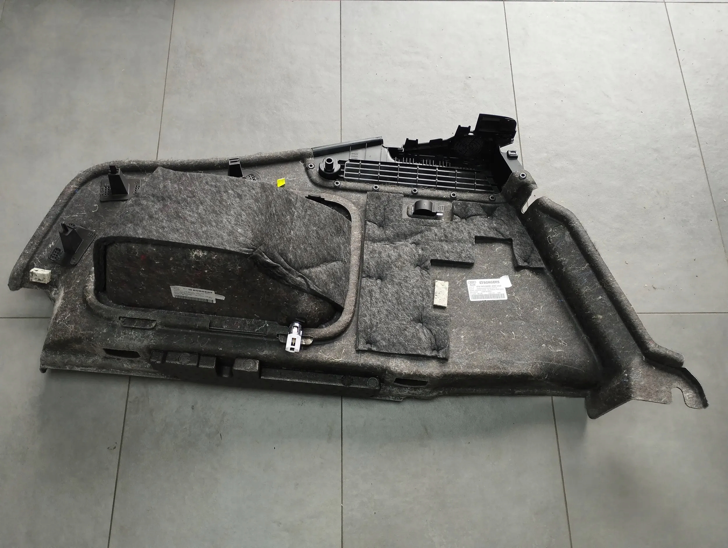 Audi A5 Sportback 8TA boot upholstery right 8T8863880M