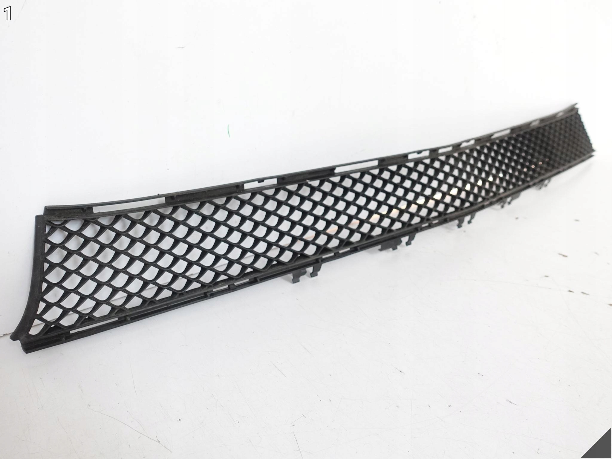 MERCEDES E-KLASA W213 C238 A238 16-20 grid central intake W bumper front