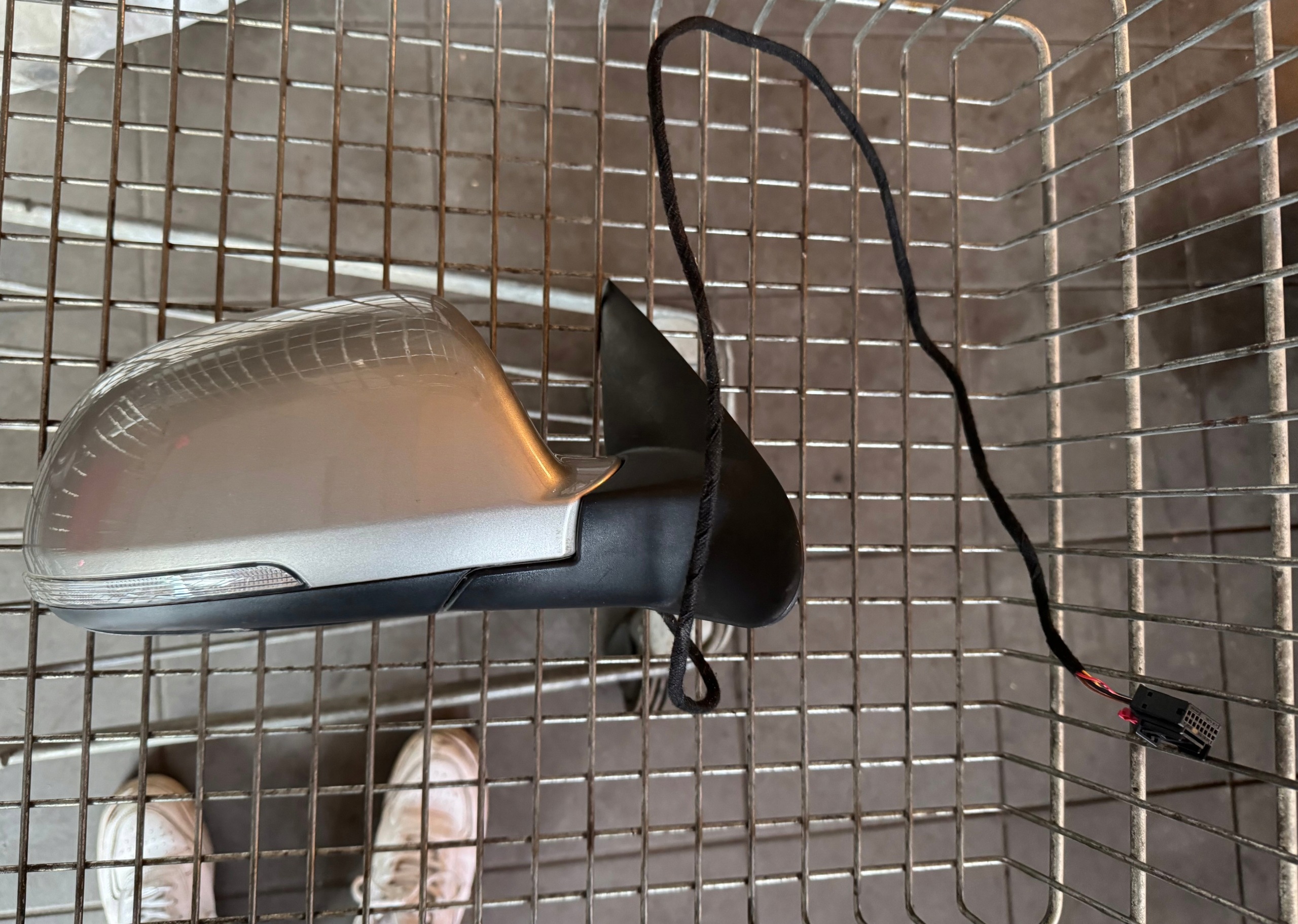mirror right front SKODA OCTAVIA II LIFT 6 PIN LF8H