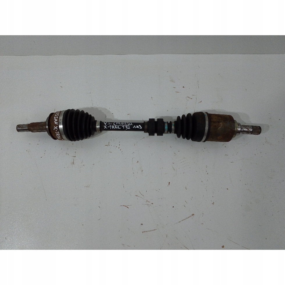 Nissan X-Trail T32 1,3 DIG-T semi-axis front left (A625)