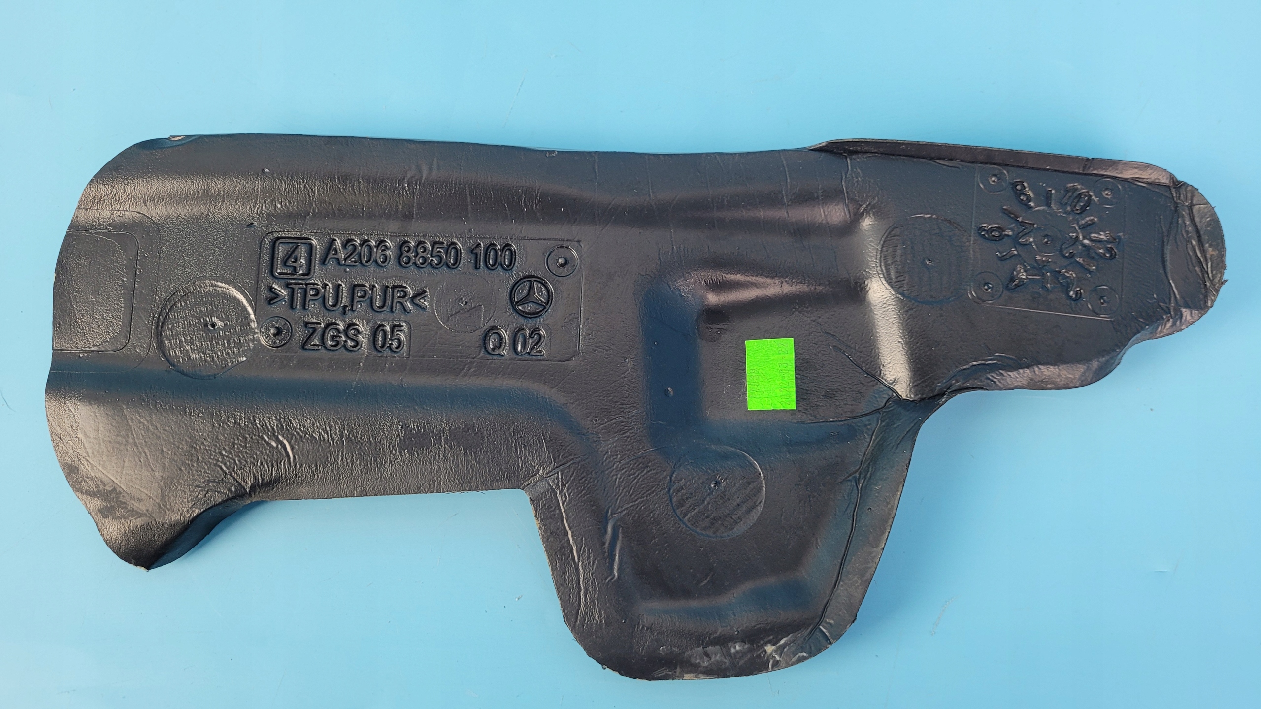 MERCEDES W206 22r ABSORBER WYGŁUSZENIE BŁOTNIKA LEWE A2068850100