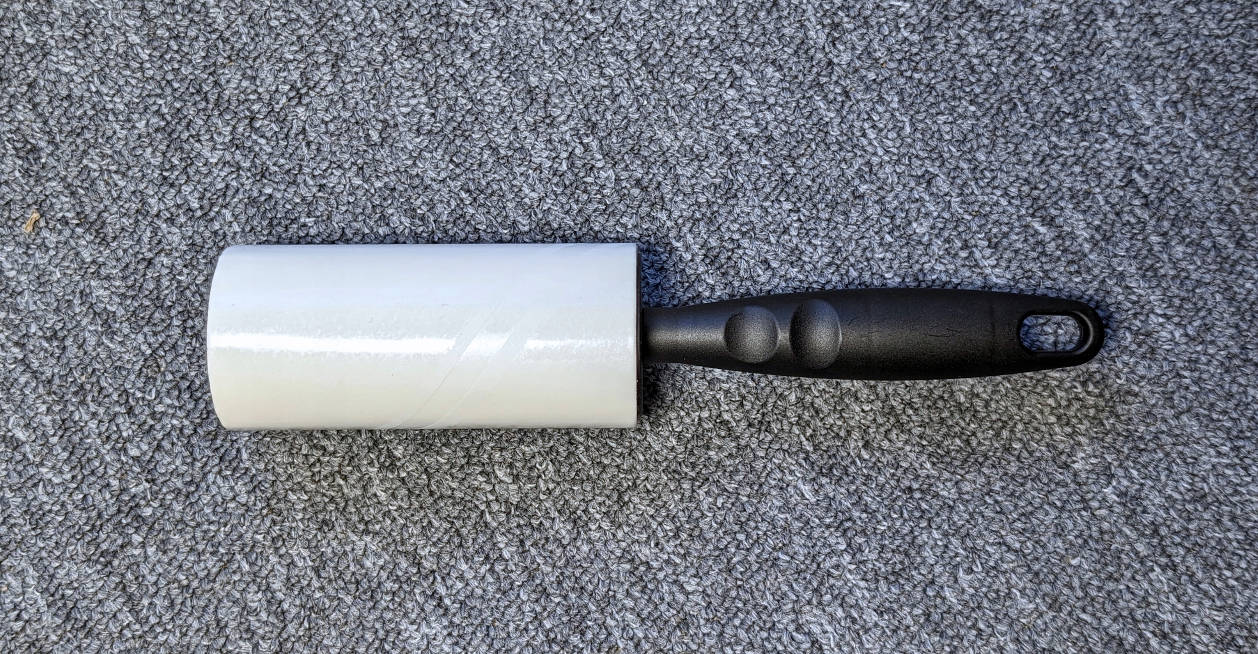 ROLKA DO CZYSZCZENIA UBRAŃ Z WŁOSÓW SIERŚCI 14 rolek 560 arkuszy SILNY KLEJ Materiał rączki plastik