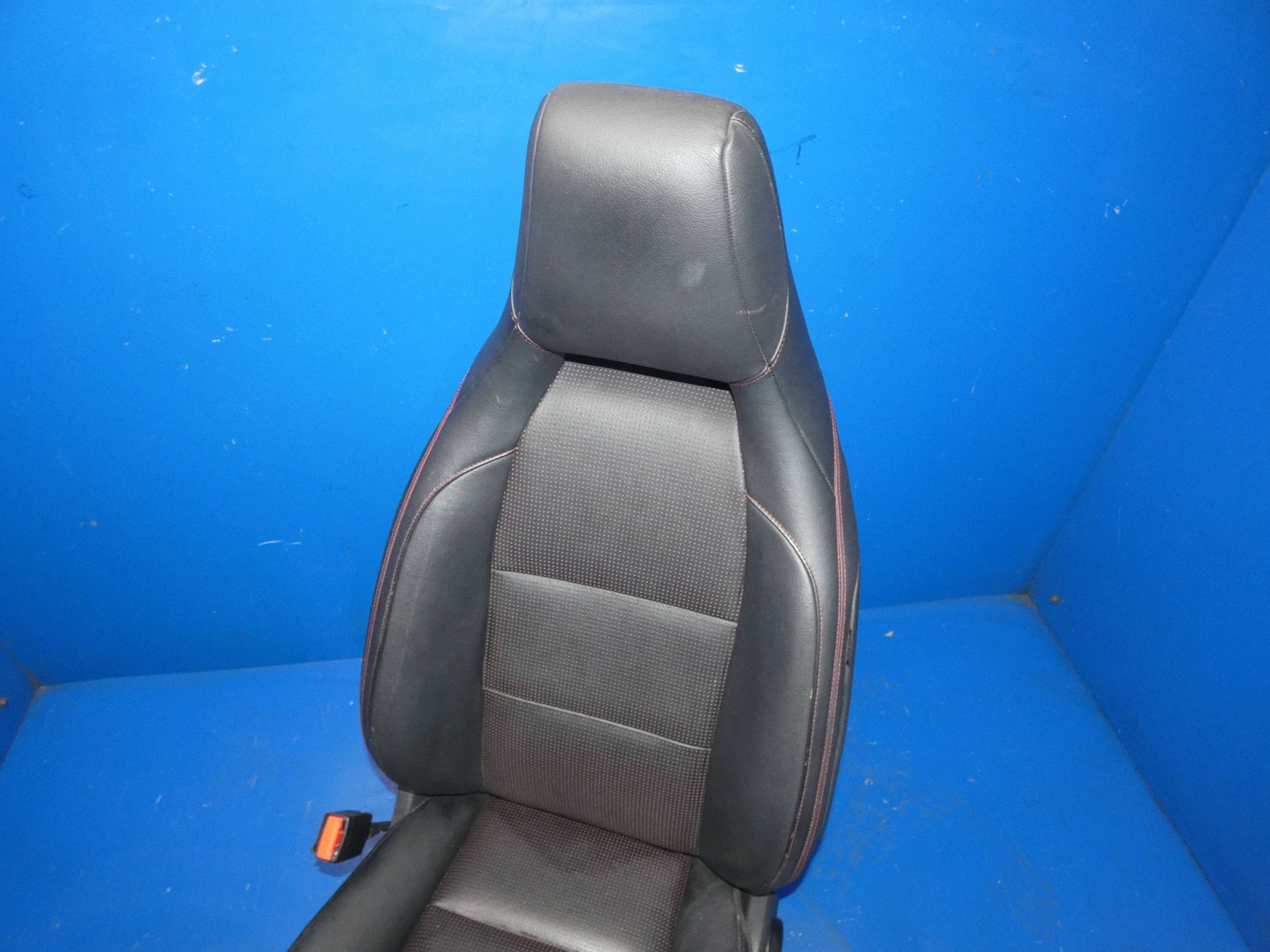 MERCEDES CLA W117 seat driver´s left front PODGRZEWANY
