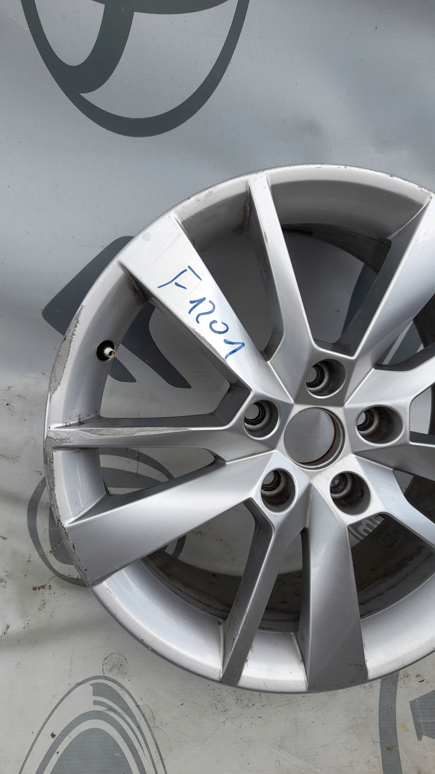 SKODA OCTAVIA 3 III 5E0 17" FELGA Liczba felg w ofercie 1 szt.