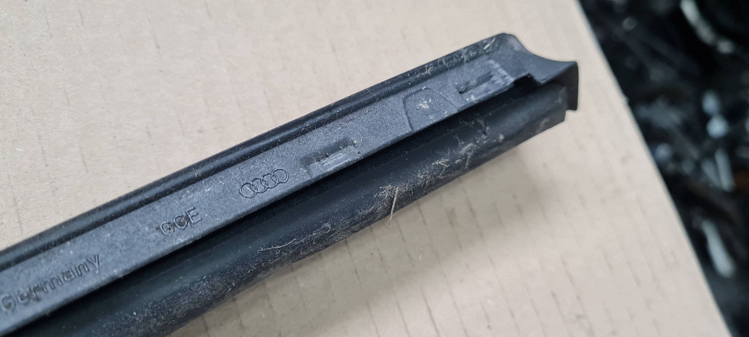A5 8T LIFT S5 moulding cap windows CZOLOWEJ right front 8T0854328A