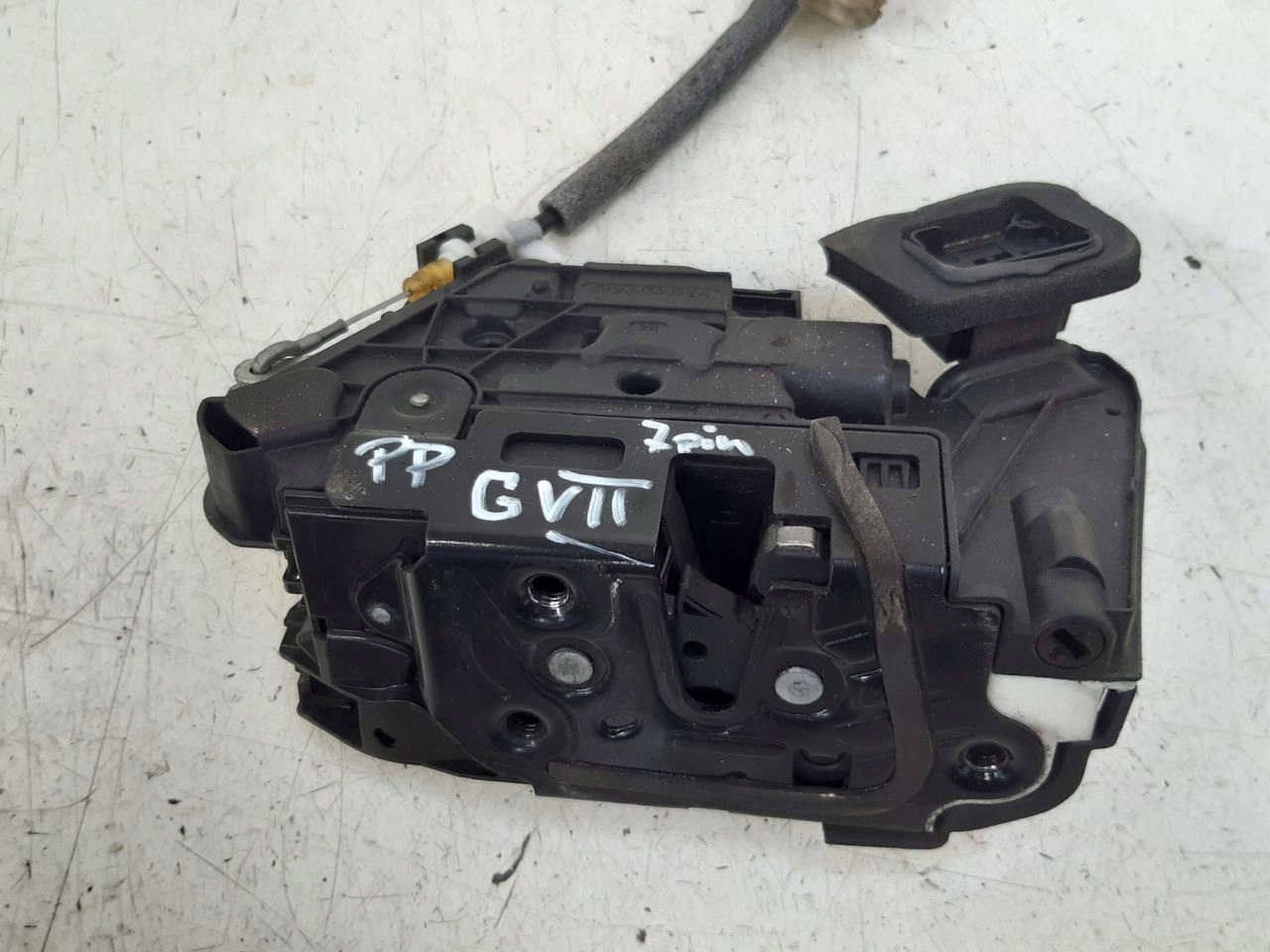 lock front front right VW Golf VII 1,4 TSI