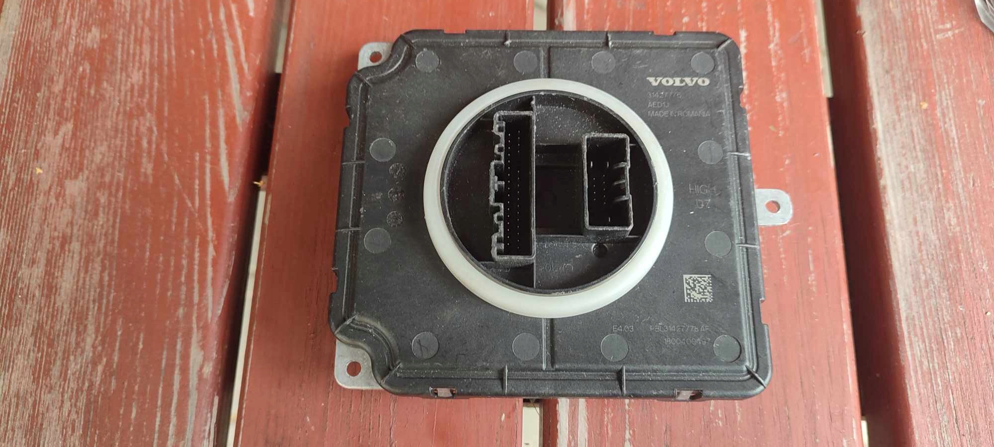 PRZETWORNICA MODUŁ LED VOLVO XC60 XC90 31427776 Producent części Volvo OE