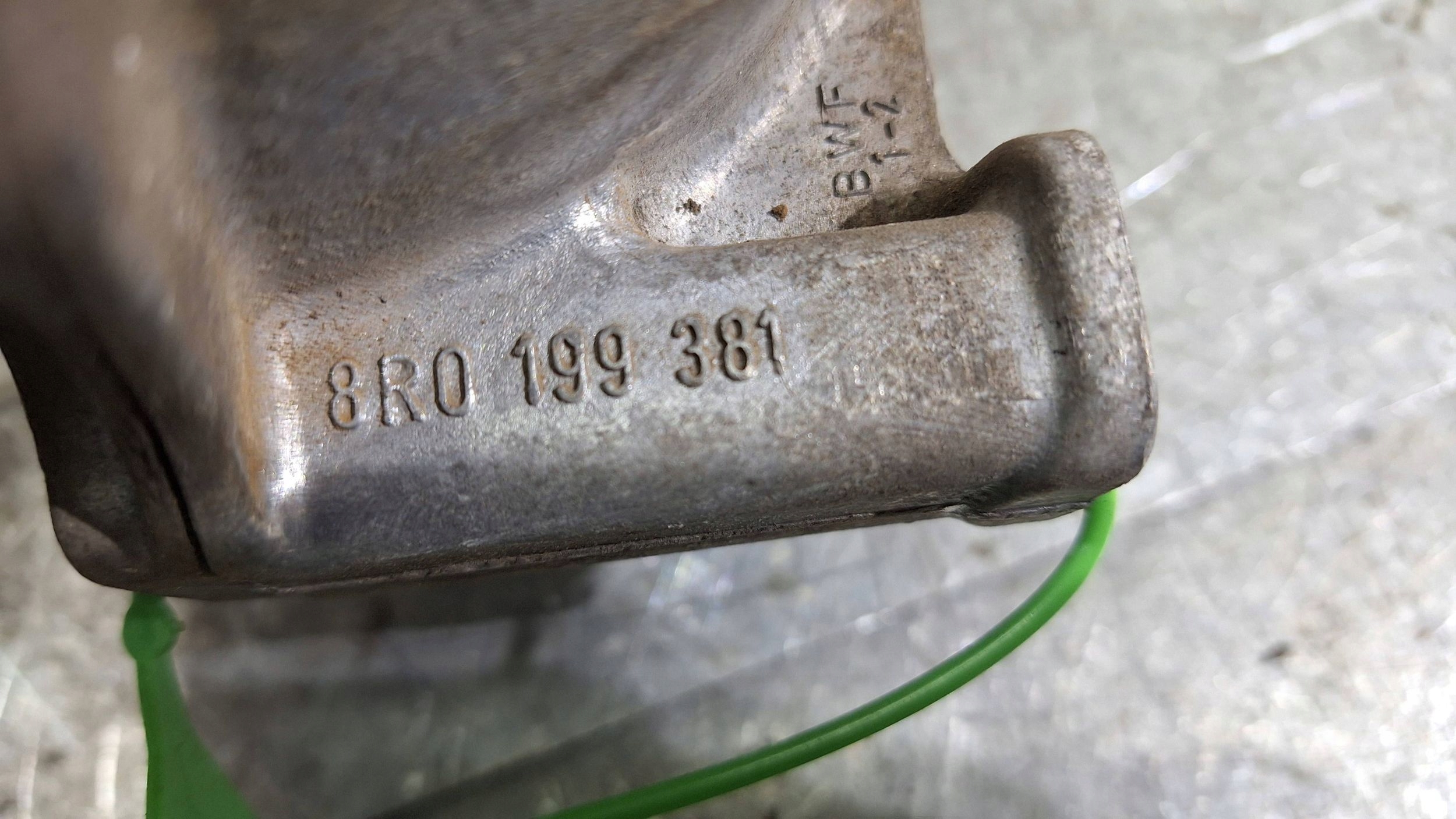 engine mount 8R0199381 AUDI A4 B8 A5 8T Q5 8R