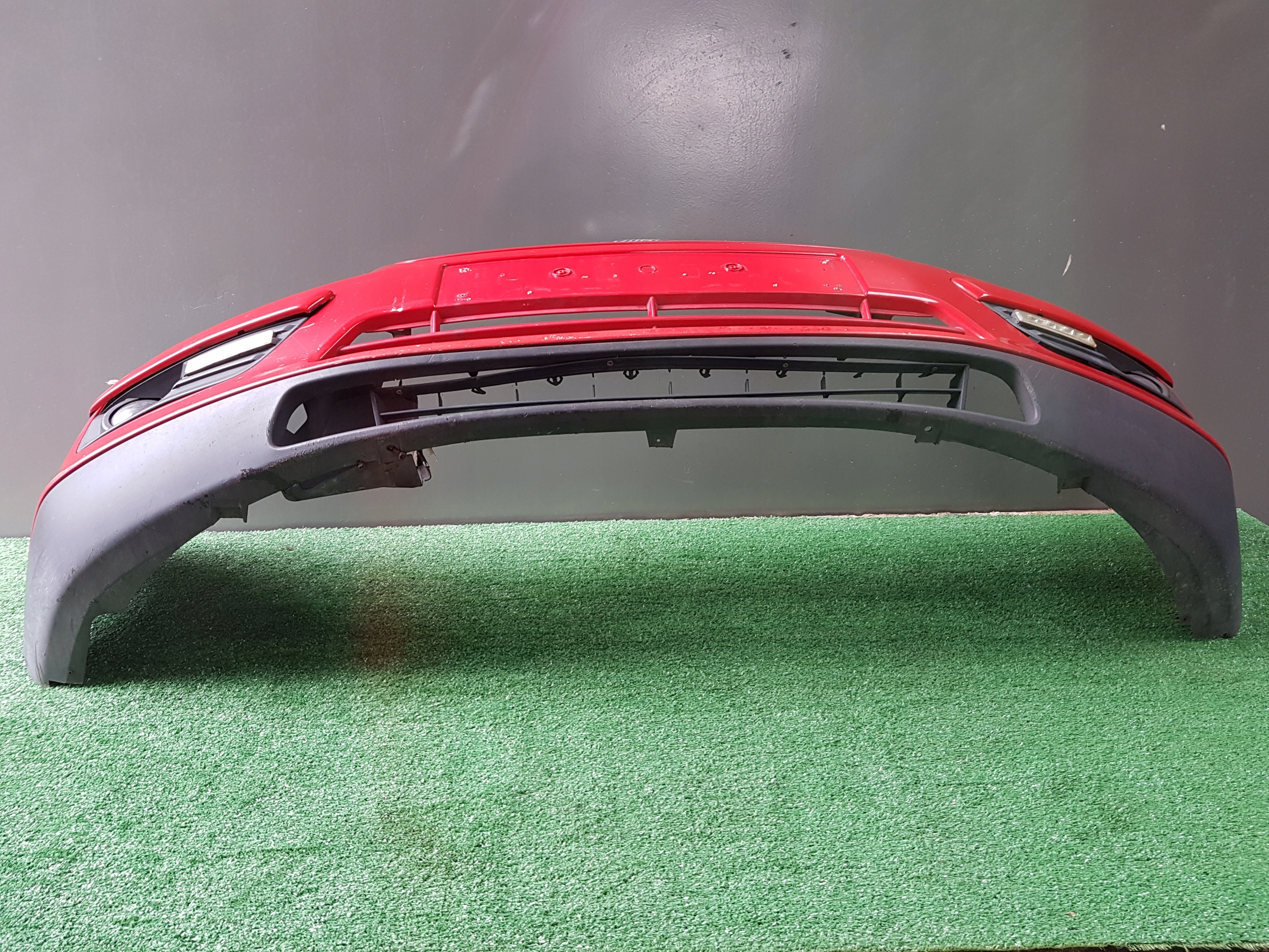 nárazník předek přední FORD FOCUS MK2