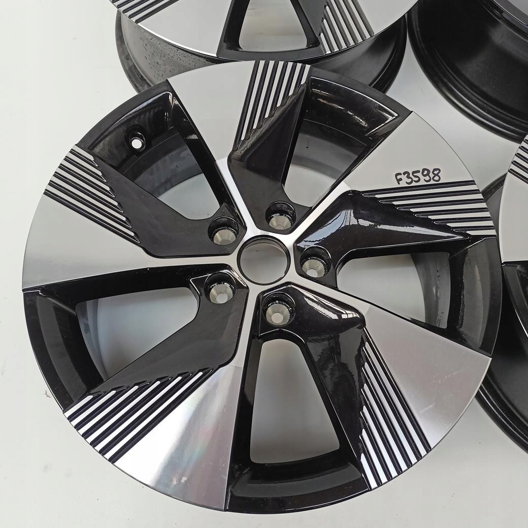 Alufelgi 5x114,3 18 Qashqai X-trail Juke Duster Pulsar NOWE (F3598) Rozstaw śrub 5x114.3