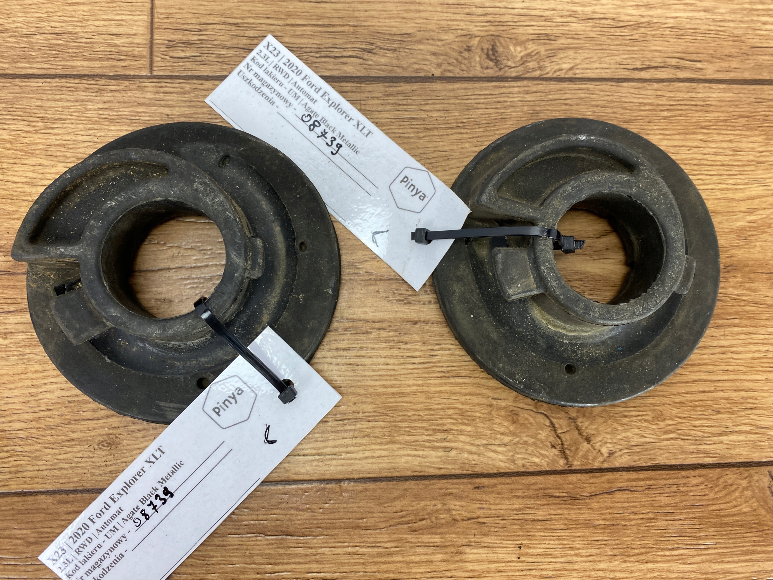 pad tyres holder springs Ford Explorer VI 20+ USA