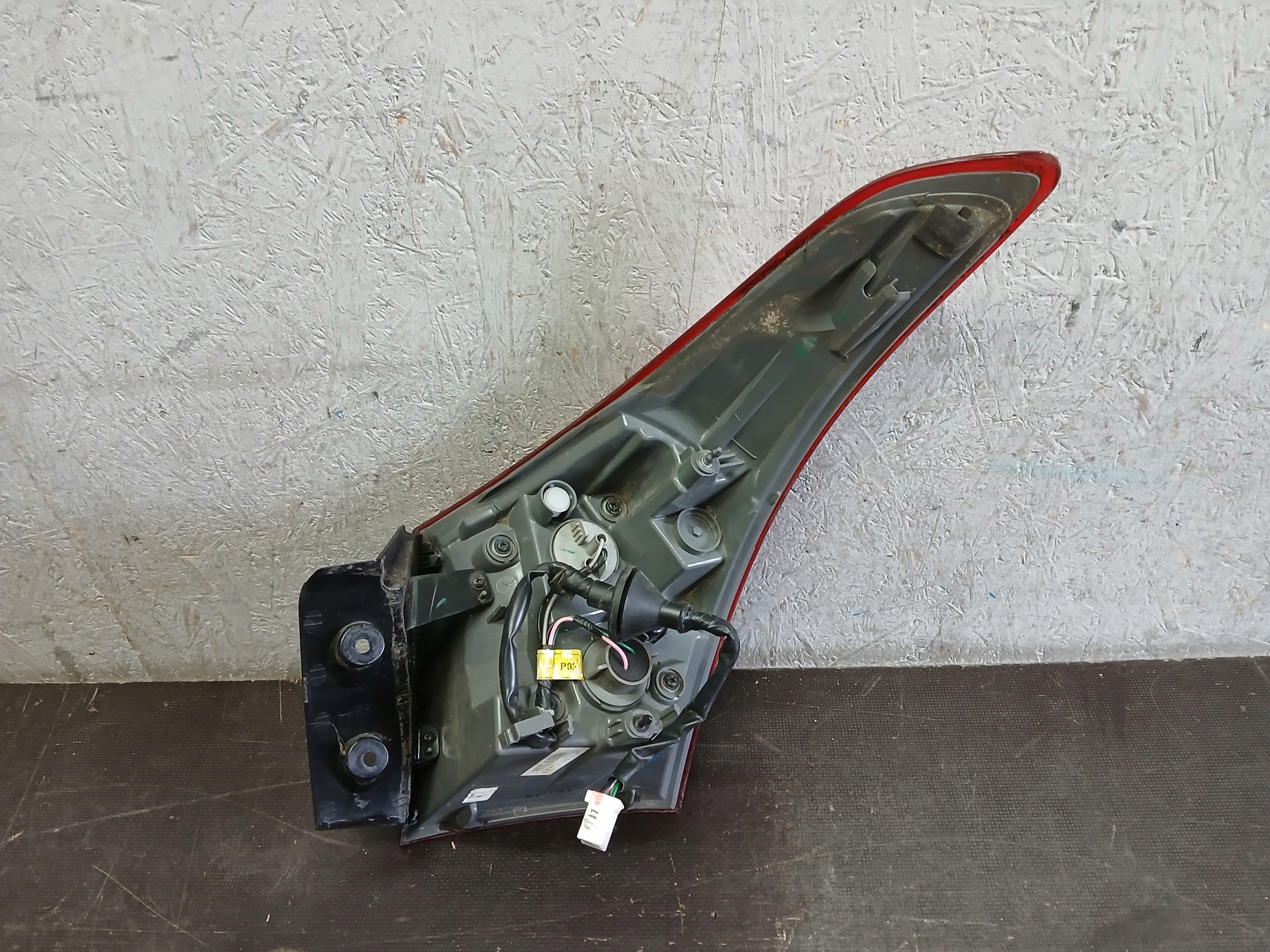 light rear part left HYUNDAI I30 II 2 HB 13-17 92401-A50