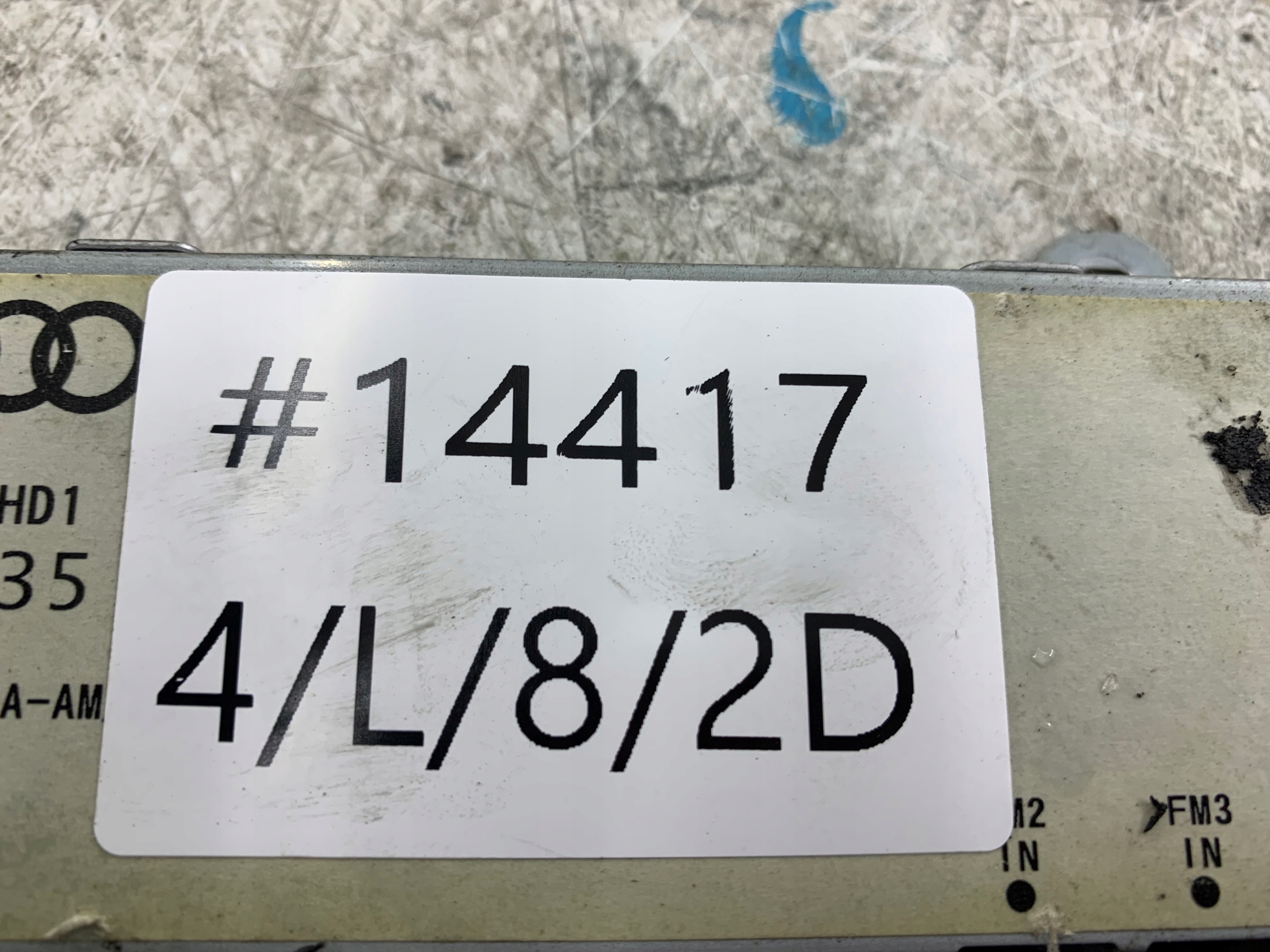 AUDI A4 B6 B7 antenna amplifier 8E9035225P