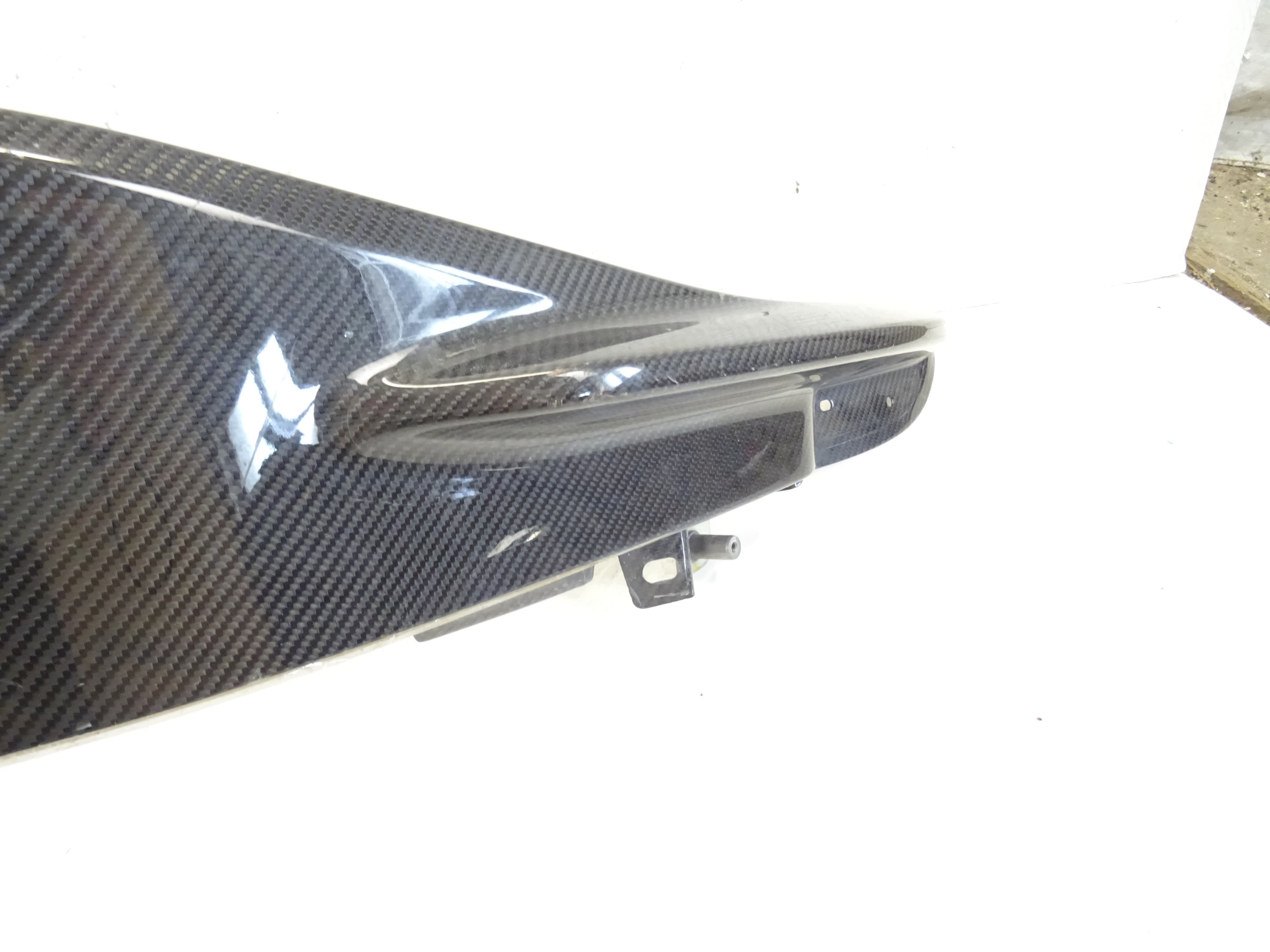 diffuser CARBON rear part rear ASTON MARTIN DBS SUPERLEGGERA KY73-17E955-AD