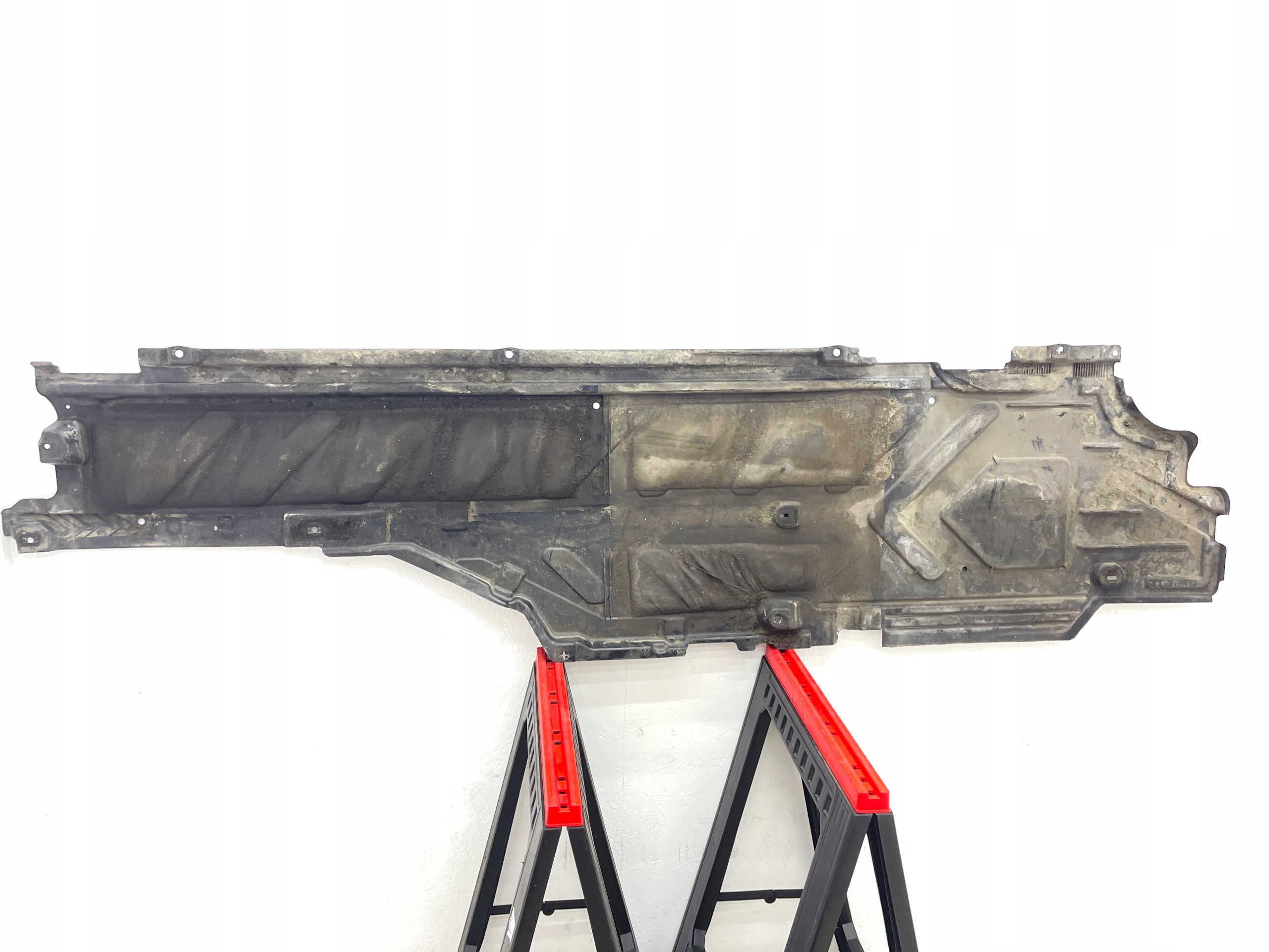 cover chassis right A2136804006 MERCEDES W213