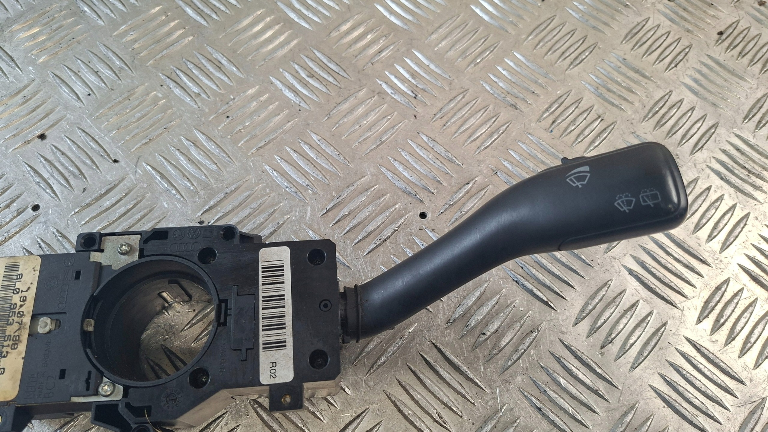 commande levier commodo sous volant VW GOLF IV