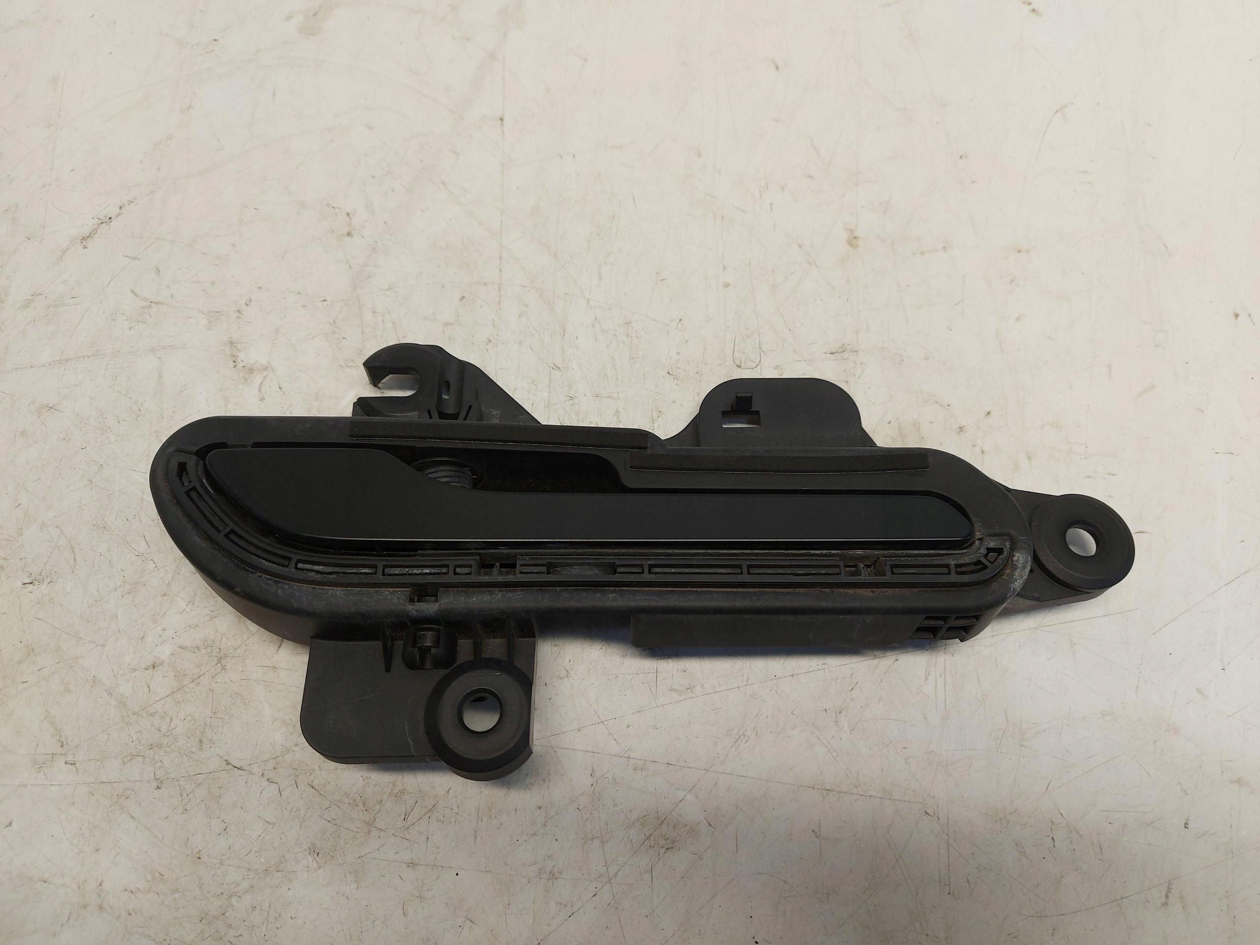 TESLA MODEL Y 2023r handle rear part right 1528115-00-D