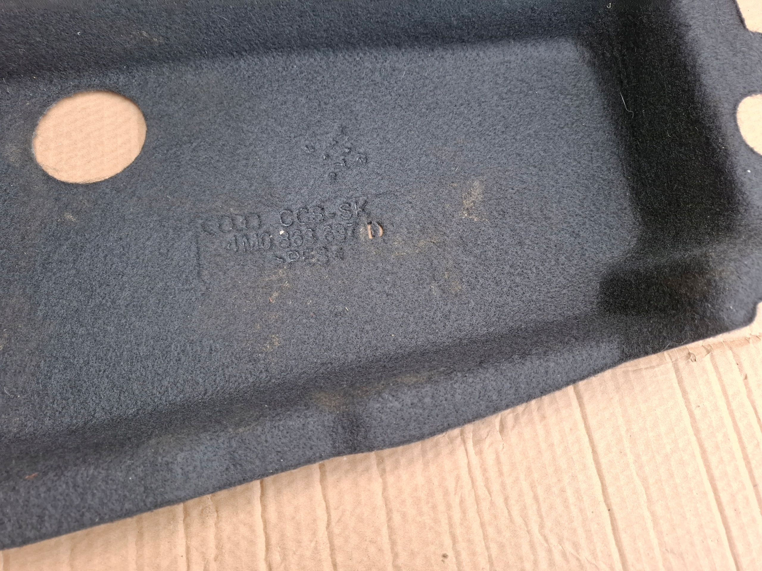 AUDI Q7 4M mats boot 4M0863697D