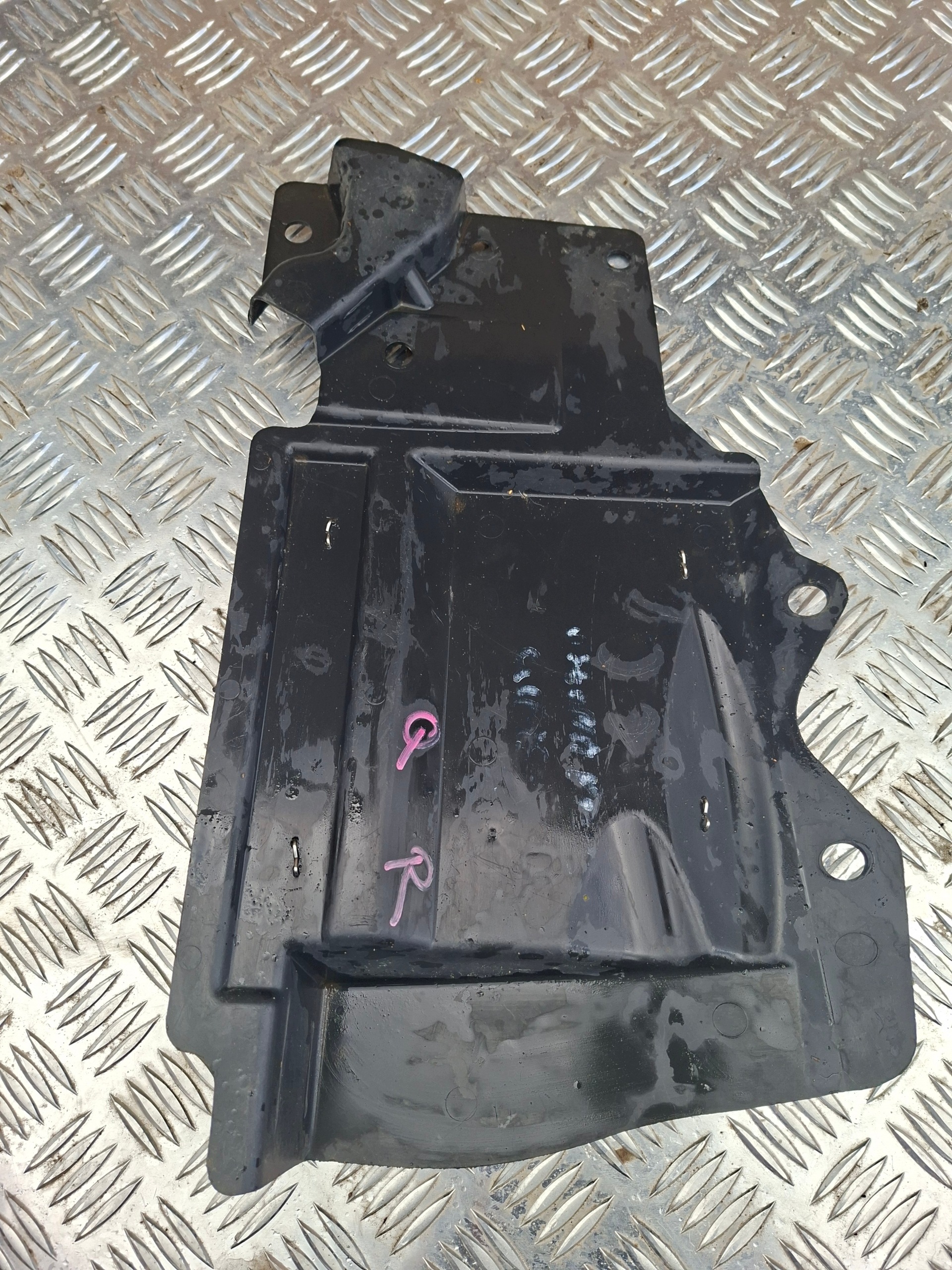 cover chassis right NISSAN QASHQAI J10 6483JD00A