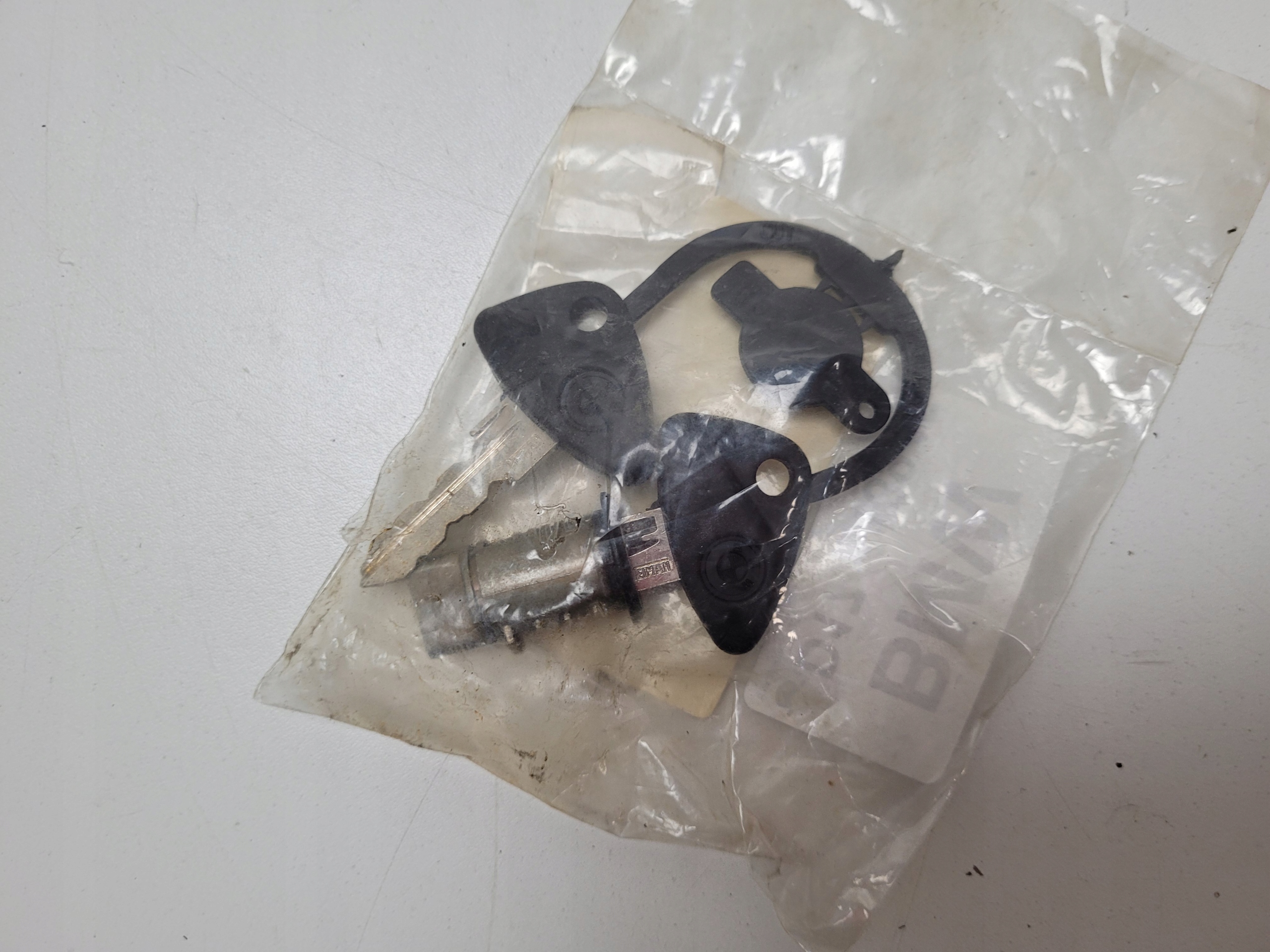 BMW WKŁAD ZAMKA KLUCZYK 2313282