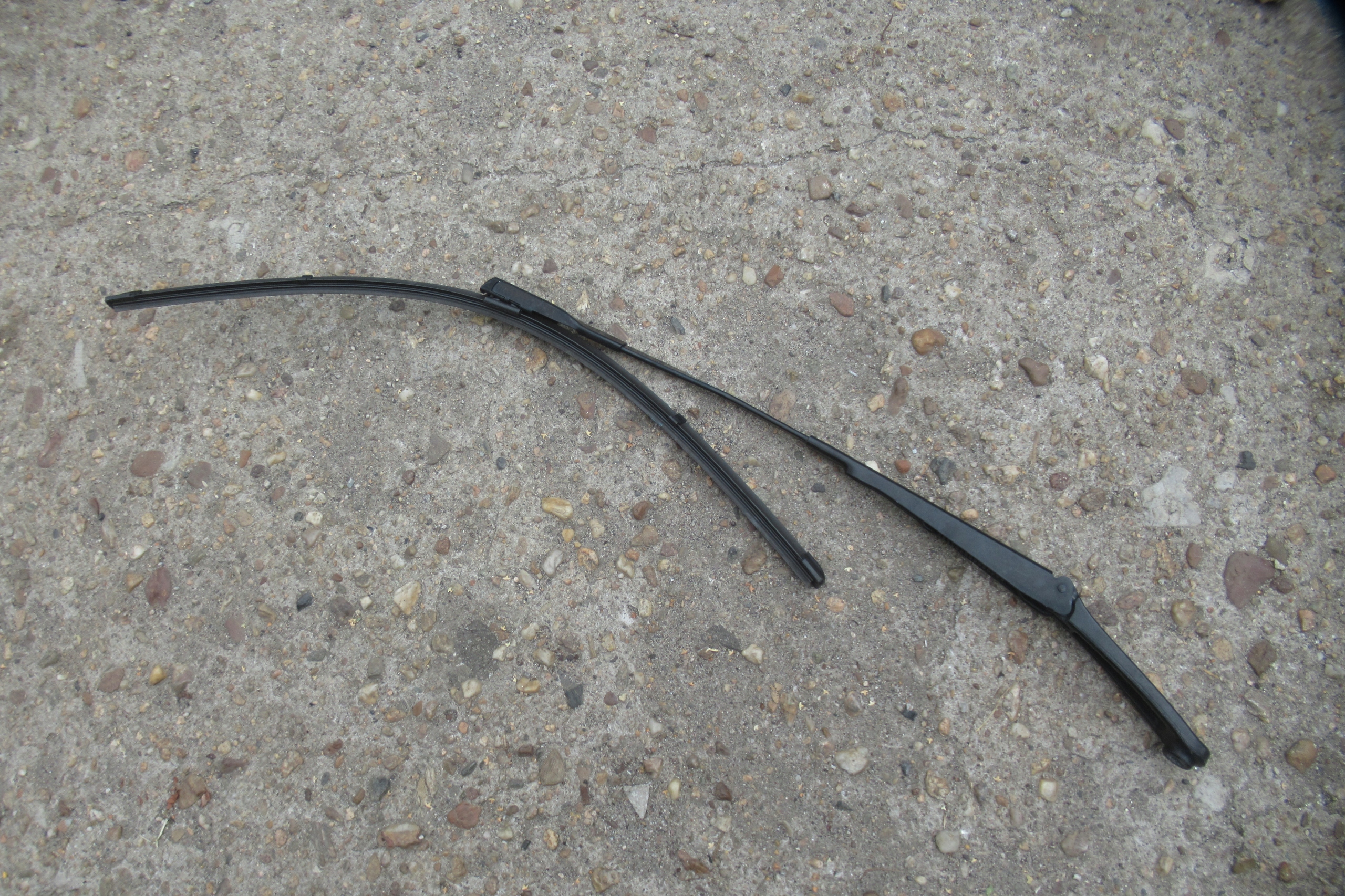AUDI A4 B9 3.0 TDI 18R wiper arm left 8W1955407