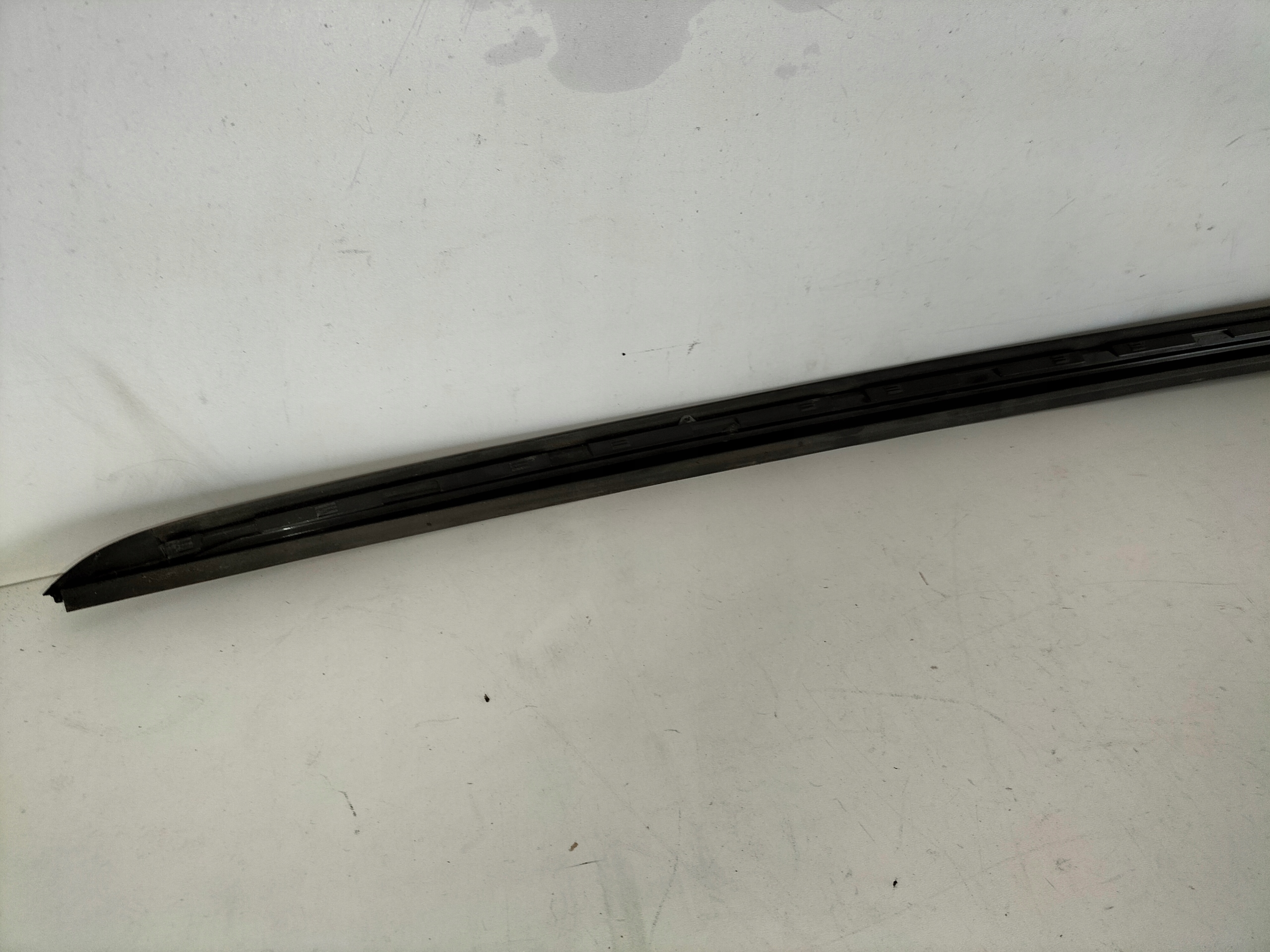 moulding windows przedniej czolowej right vertical KIA PROCEED PRO CEED III 19