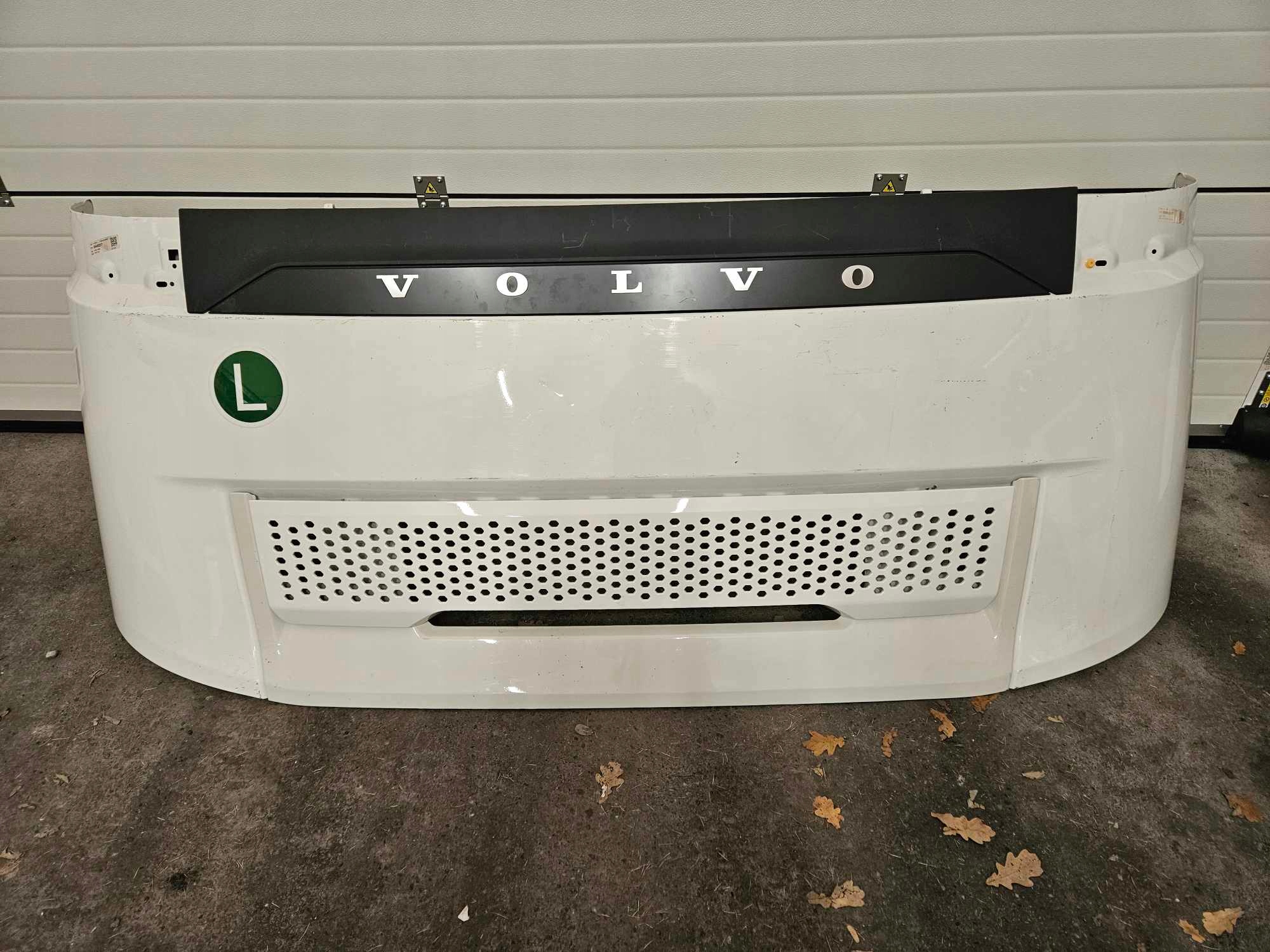 MASKA ATRAPA VOLVO FH AERO