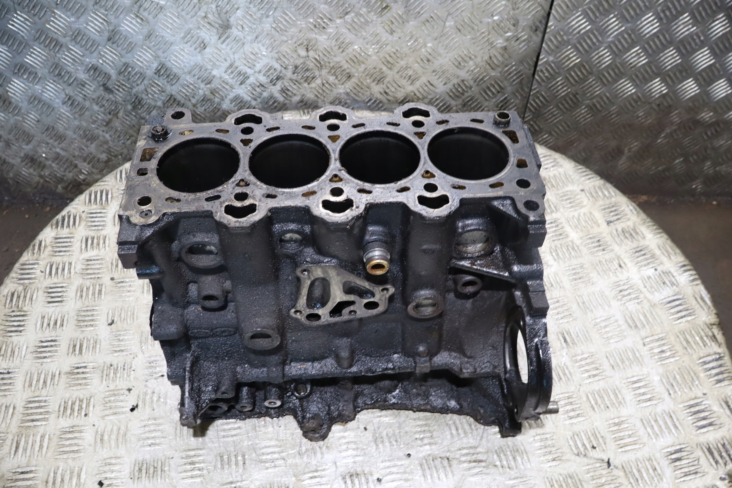 BLOK SILNIKA KIA CEED I 1.6CRDI Typ silnika Diesel