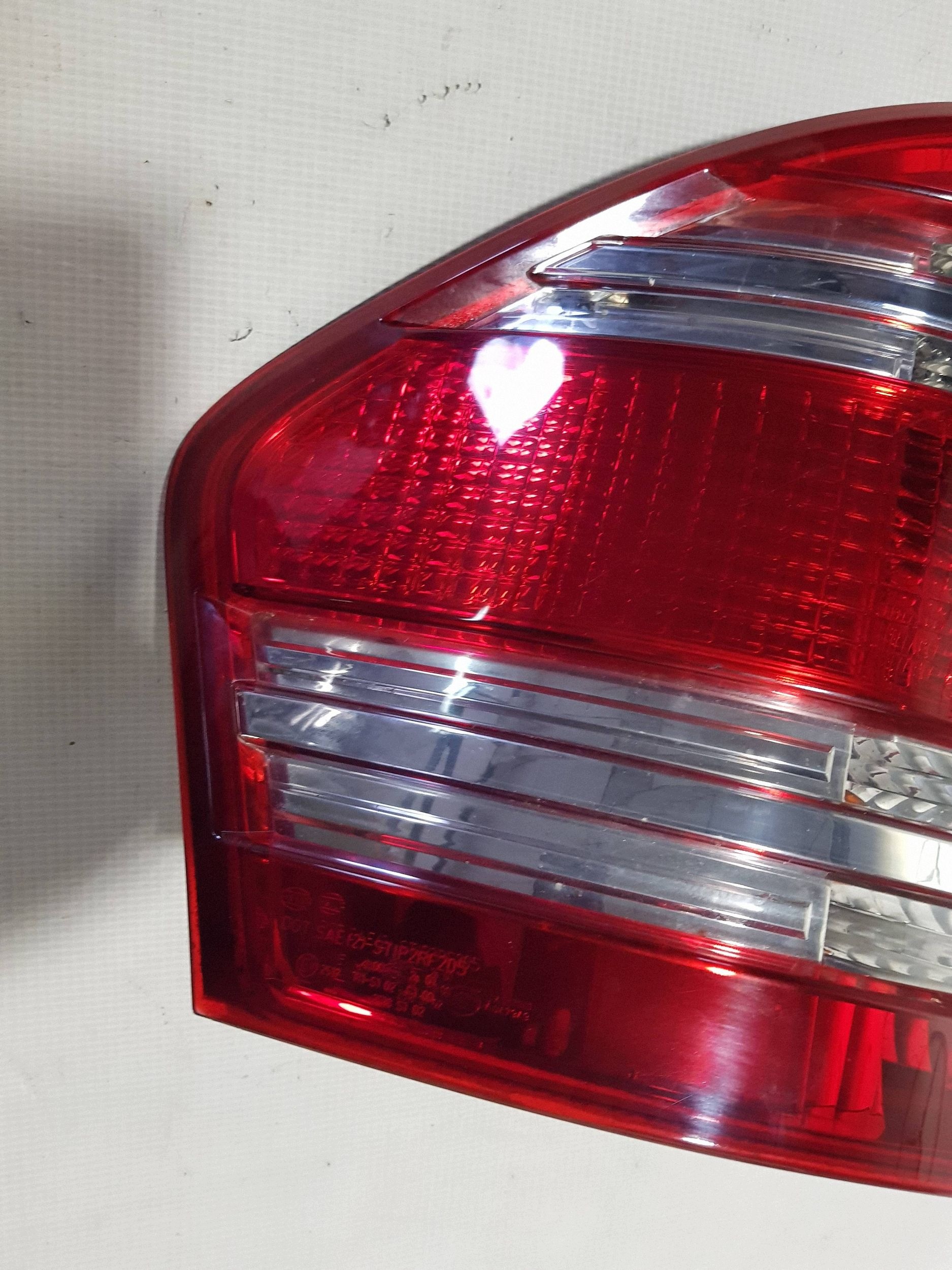 light left rear part left rear MERCEDES GL X164 A1648204164