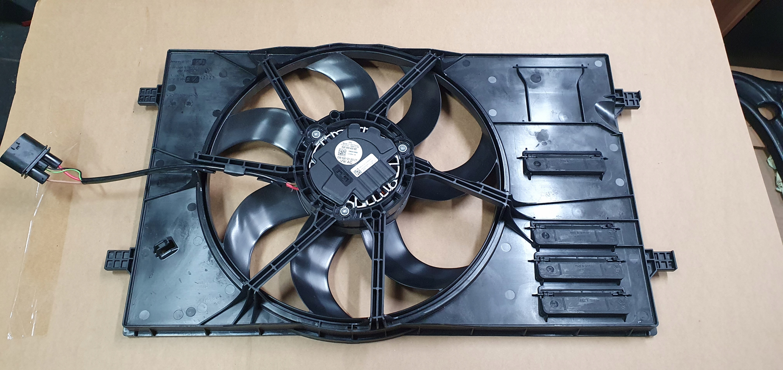 КОРПУС ВЕНТИЛЯТОРА 5Q0121205AP 5Q0959455BE VW AUDI