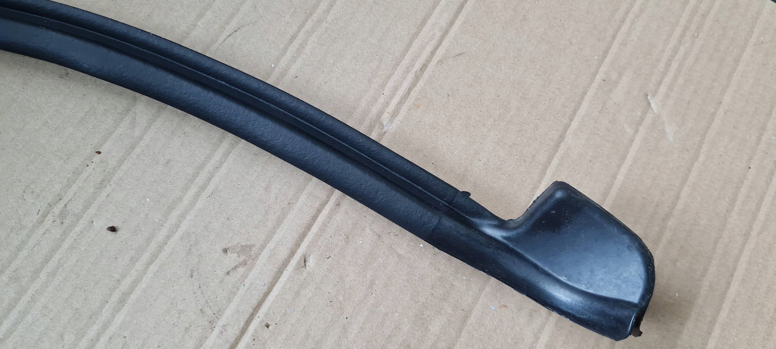 Chrysler Pacifica 2022 gasket rubber SZYNY upper door left rear part
