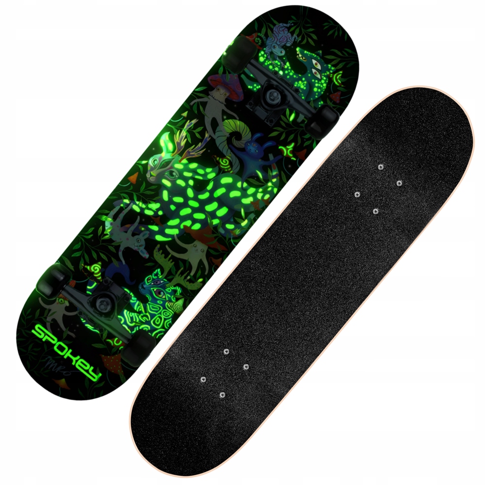 Klasický dřevěný dětský skateboard svítící ve tmě