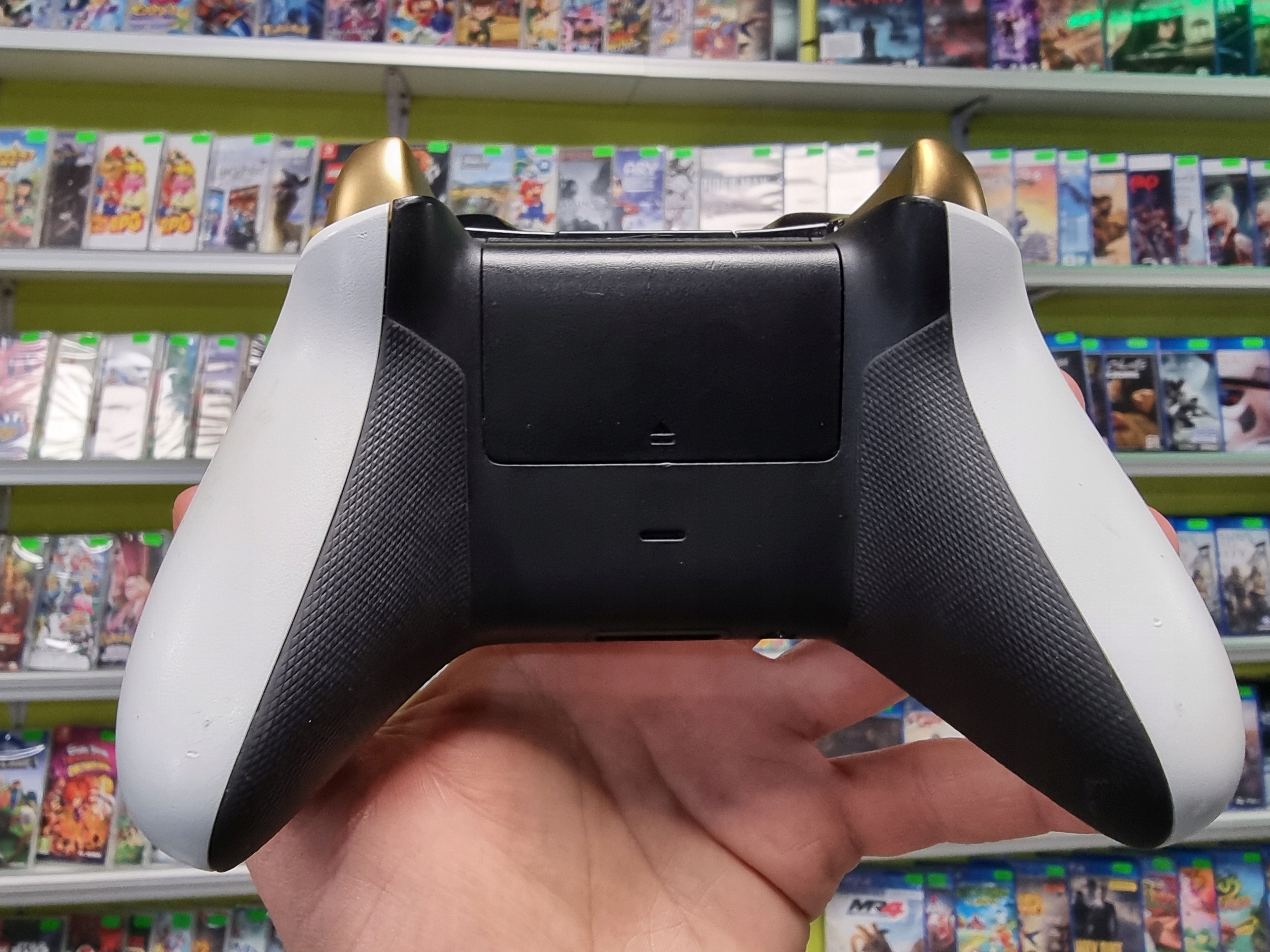 129. ORYGINALNY PAD KONTROLER XBOX ONE SERIES S X LUNAR WHITE GUMOWANE GRIP Komunikacja bezprzewodowa Bluetooth