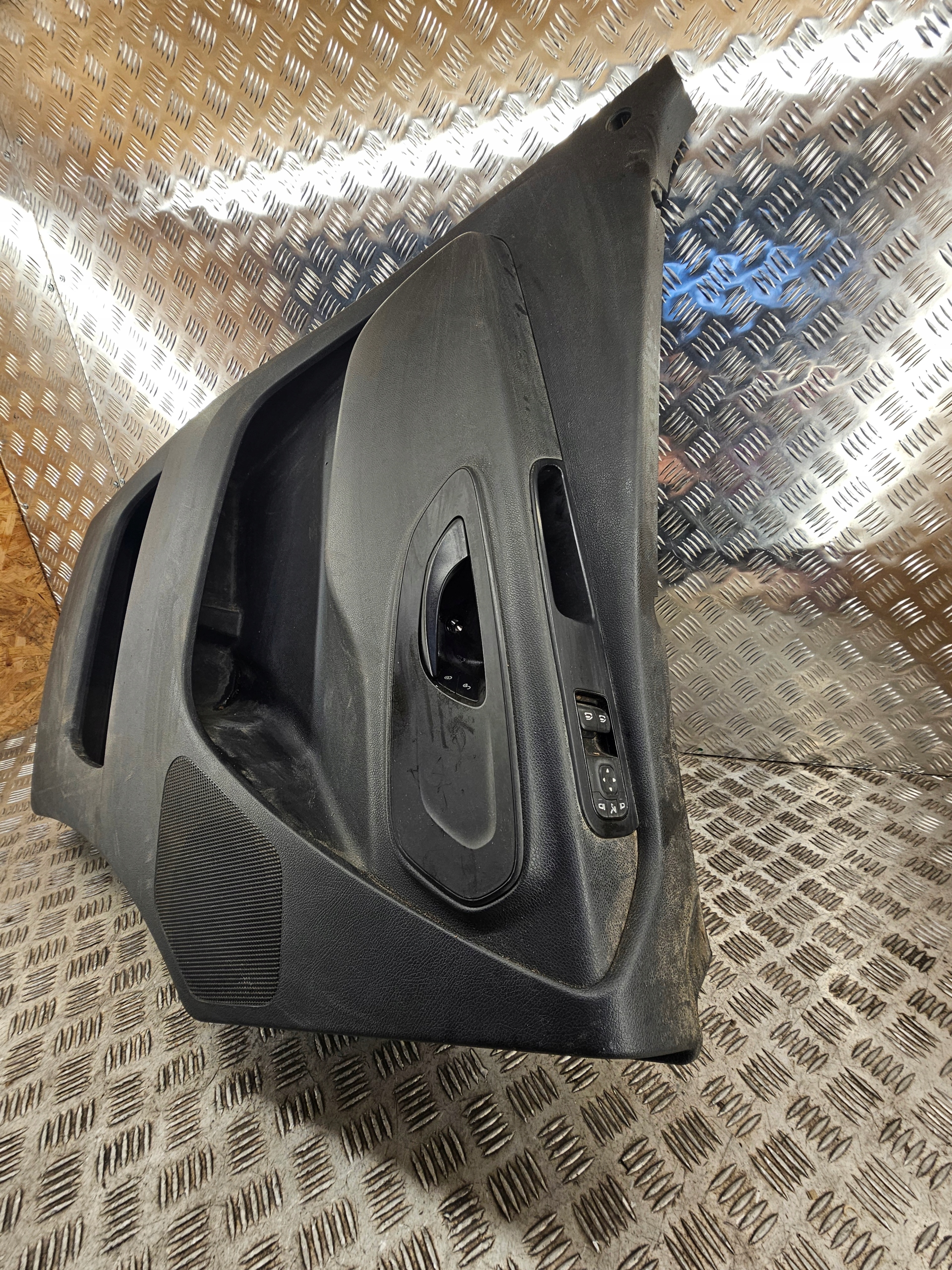 MERCEDES SPRINTER 907 910 side door left front A9077201600 EUROPA