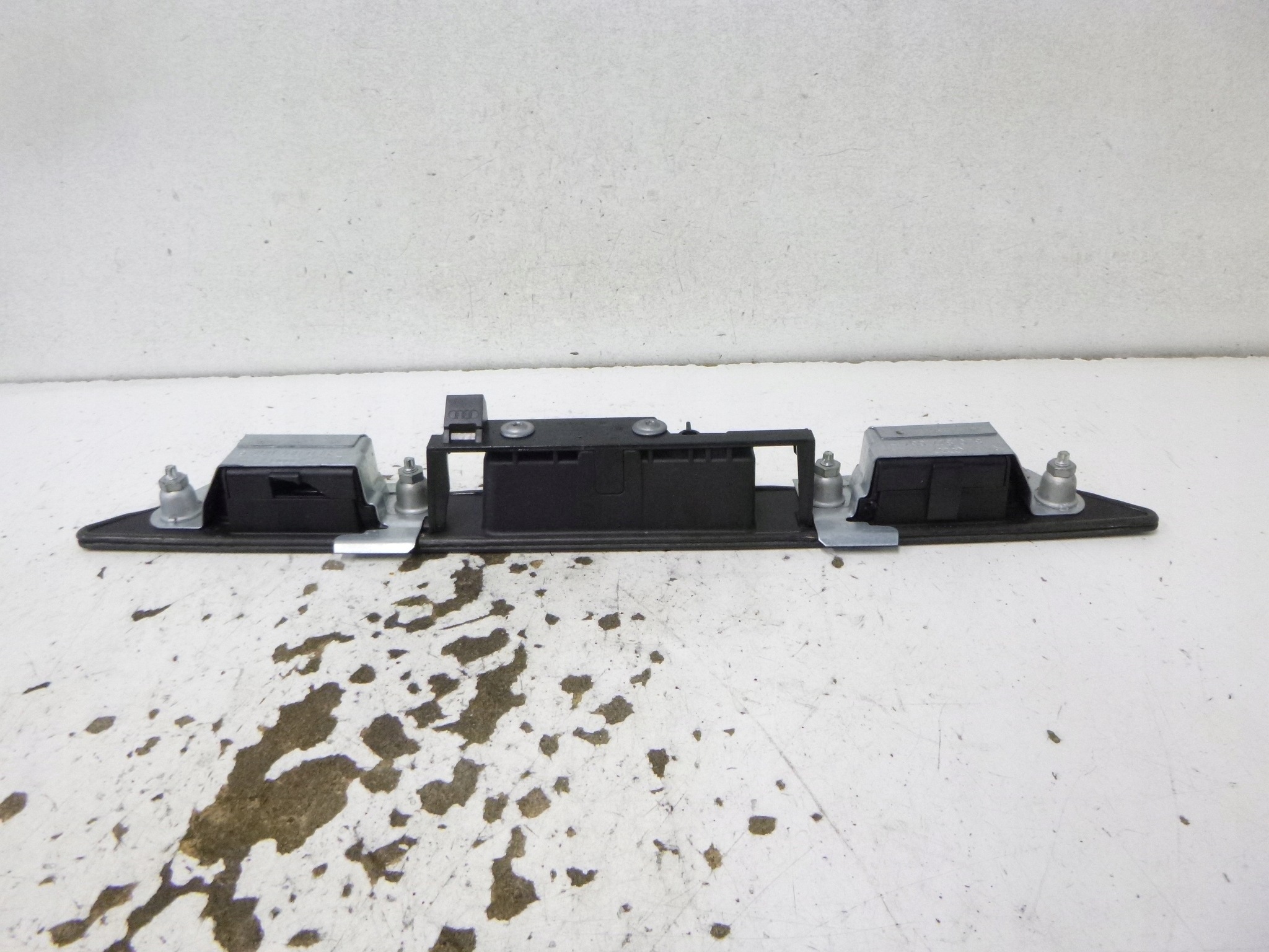 handle boot PODSWIETLENIE REJESTRACJI AUDI A4 B7 8E0827657H 8E0827657