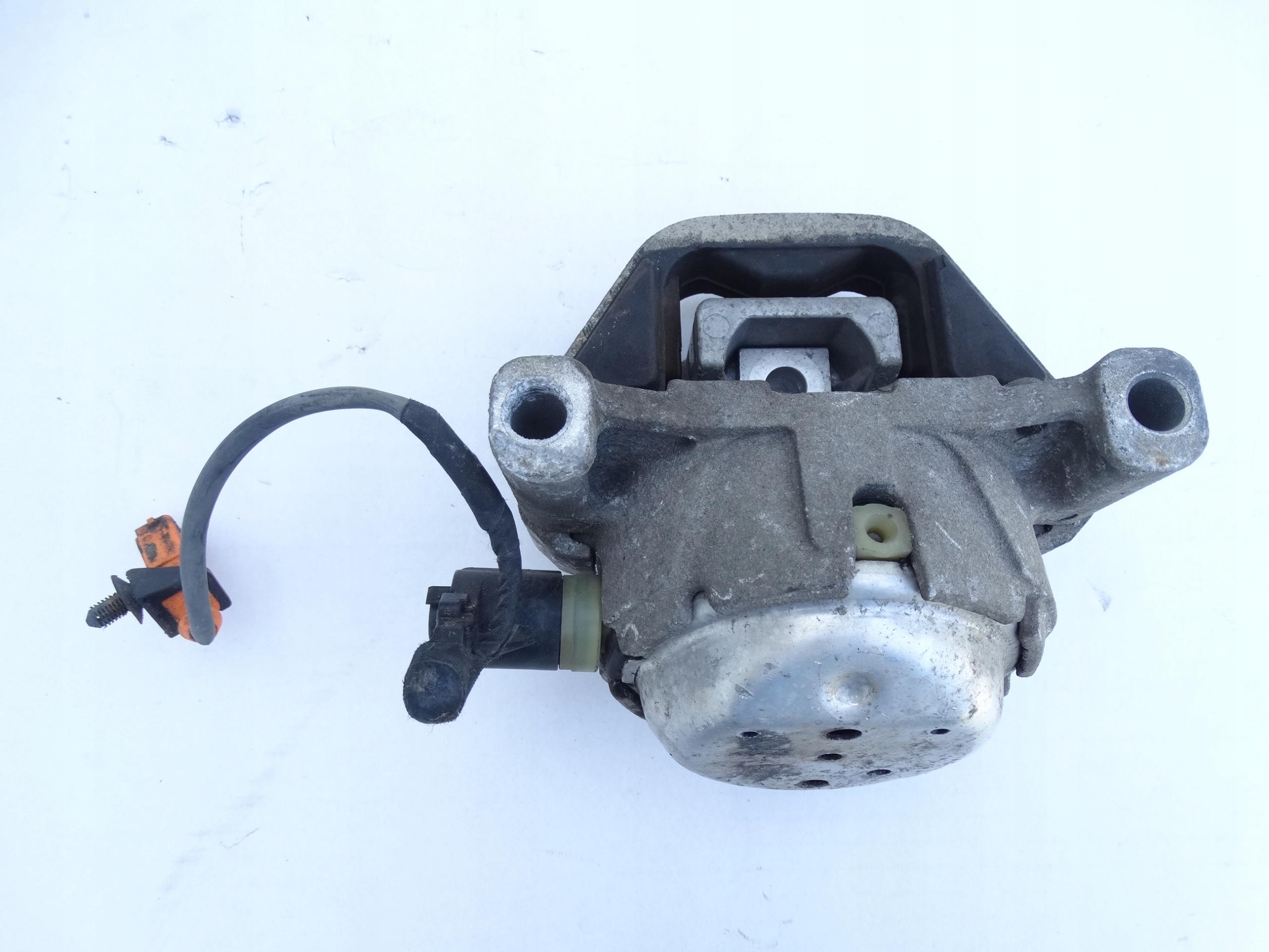 support engine mount right AUDI A6 C7 A4 B8 A5 2.0 TDI original