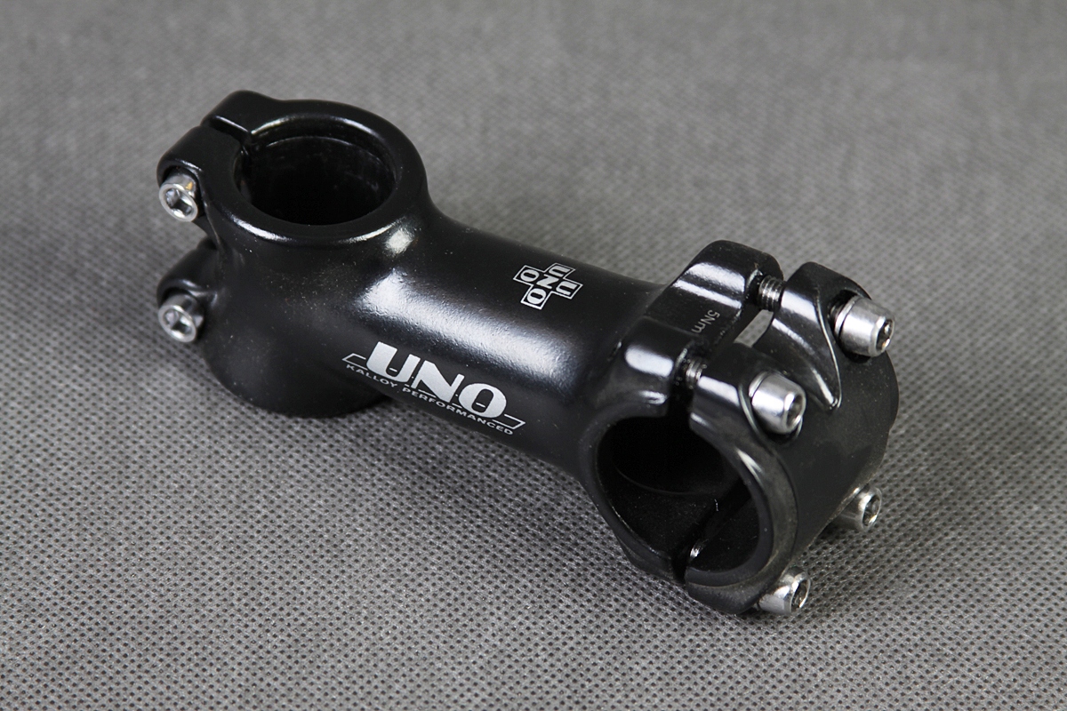 WSPORNIK + KIEROWNICA MTB UNO XC 31,8 CZARNY Model --