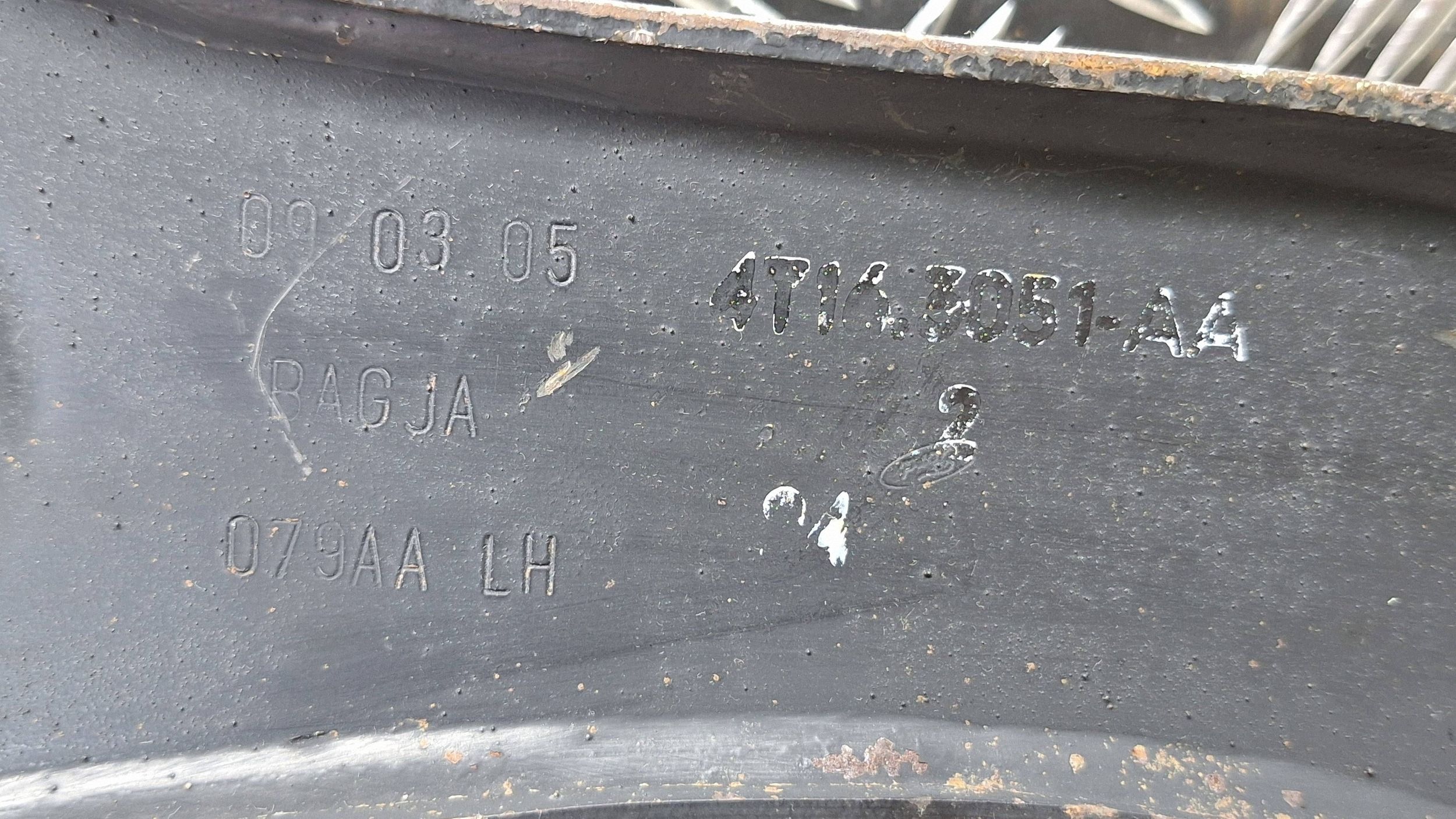 arm left front 4T163051AA FORD TRANSIT CONNECT MK1
