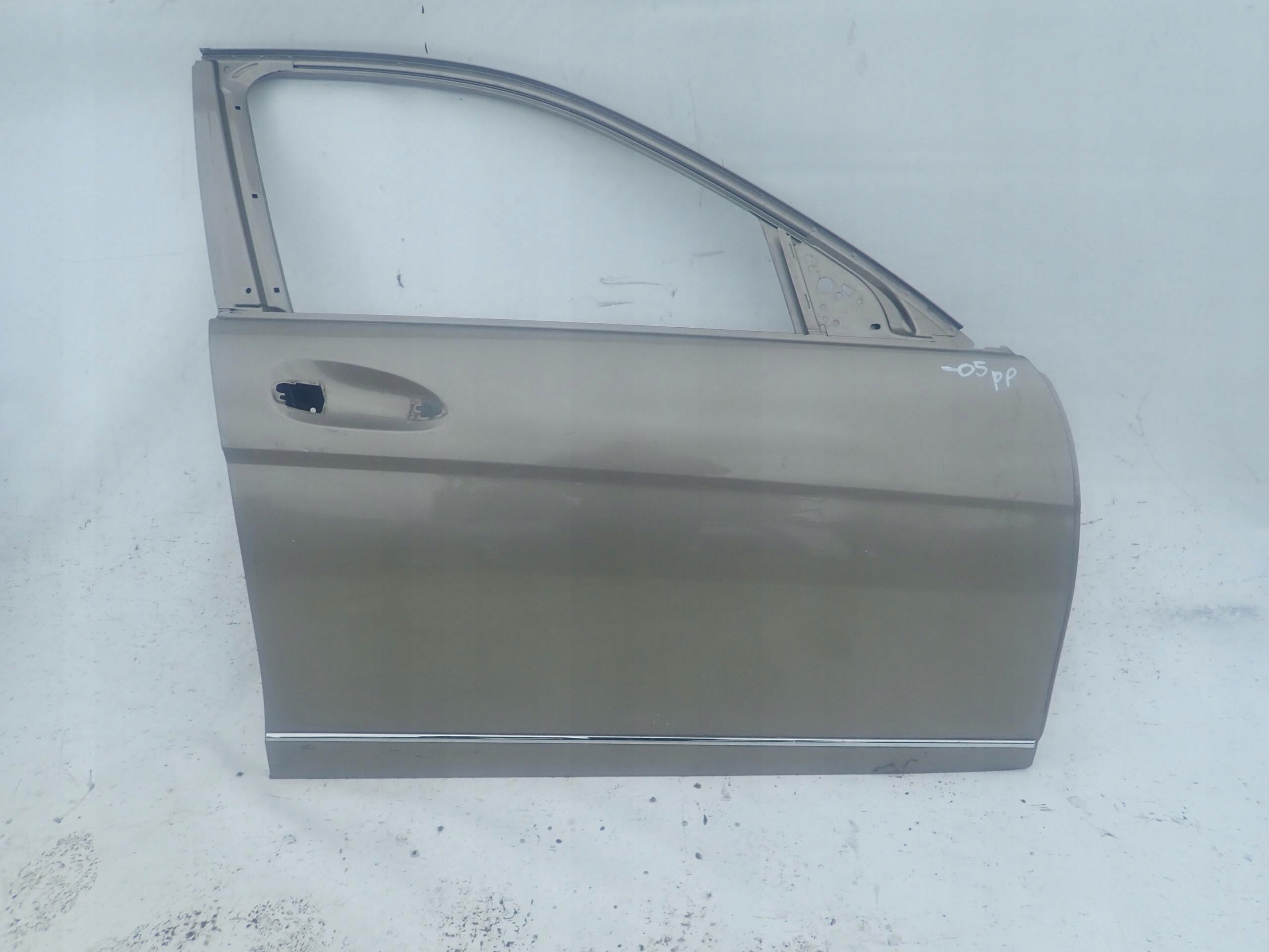 MERCEDES W204 C-KLASA dveře pravé předek přední