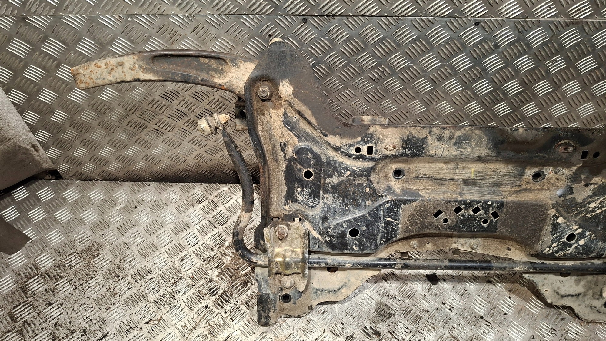axle beam front PEUGEOT 307 1.6HDI