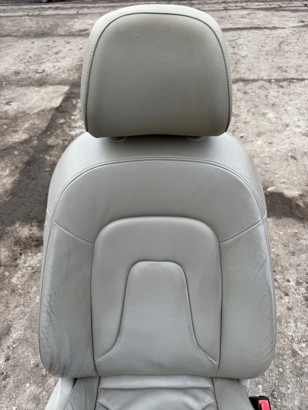 AUDI A4 B8 seat right front front of the passenger leather GRZANY
