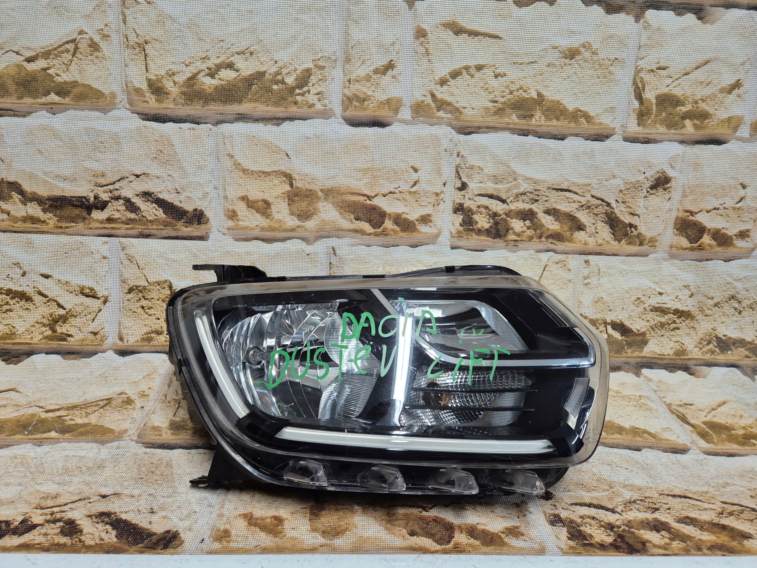dacia duster 19 h7 + led EUROPA idealna prawa lampa