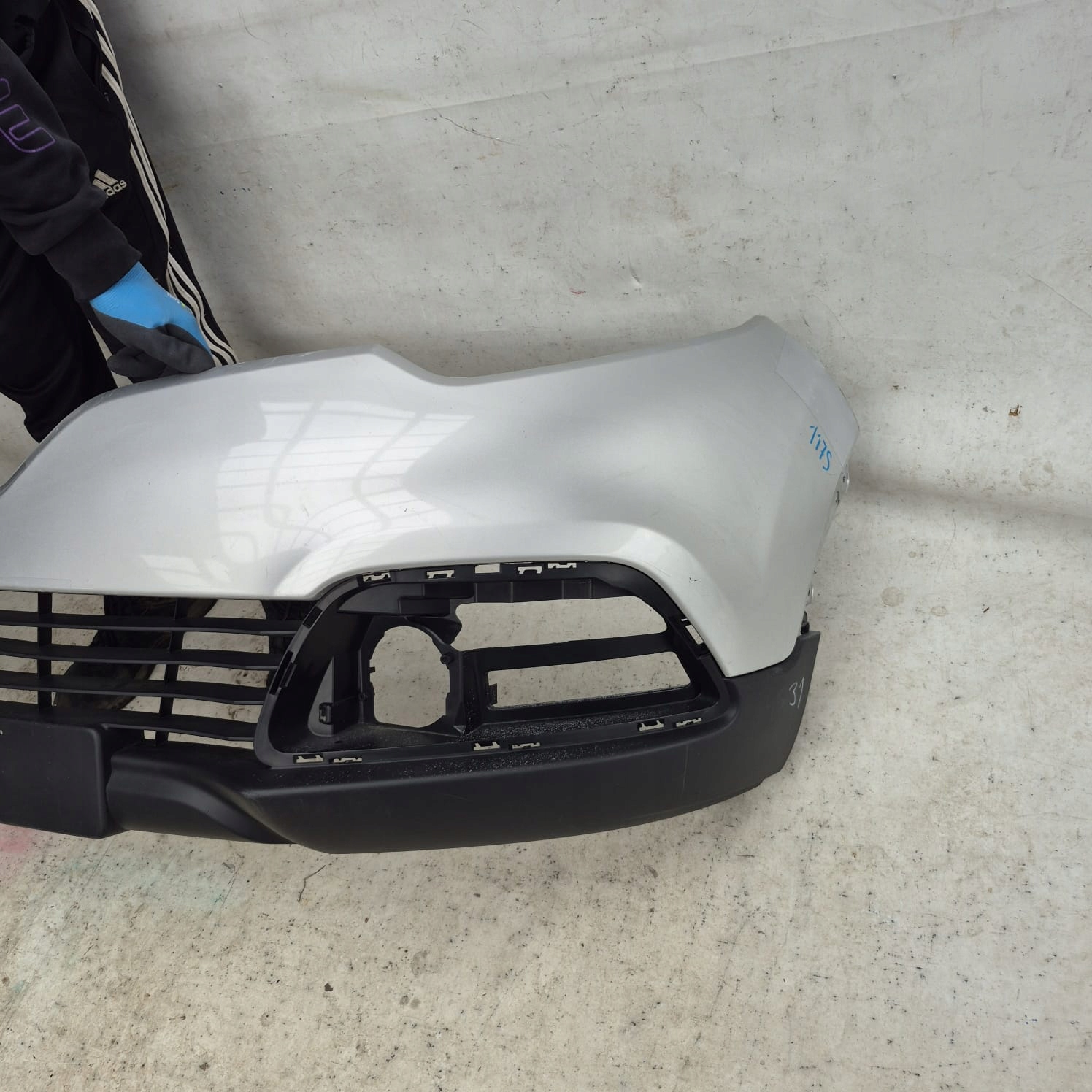 RENAULT CAPTUR 1 and 13-17 bumper front front