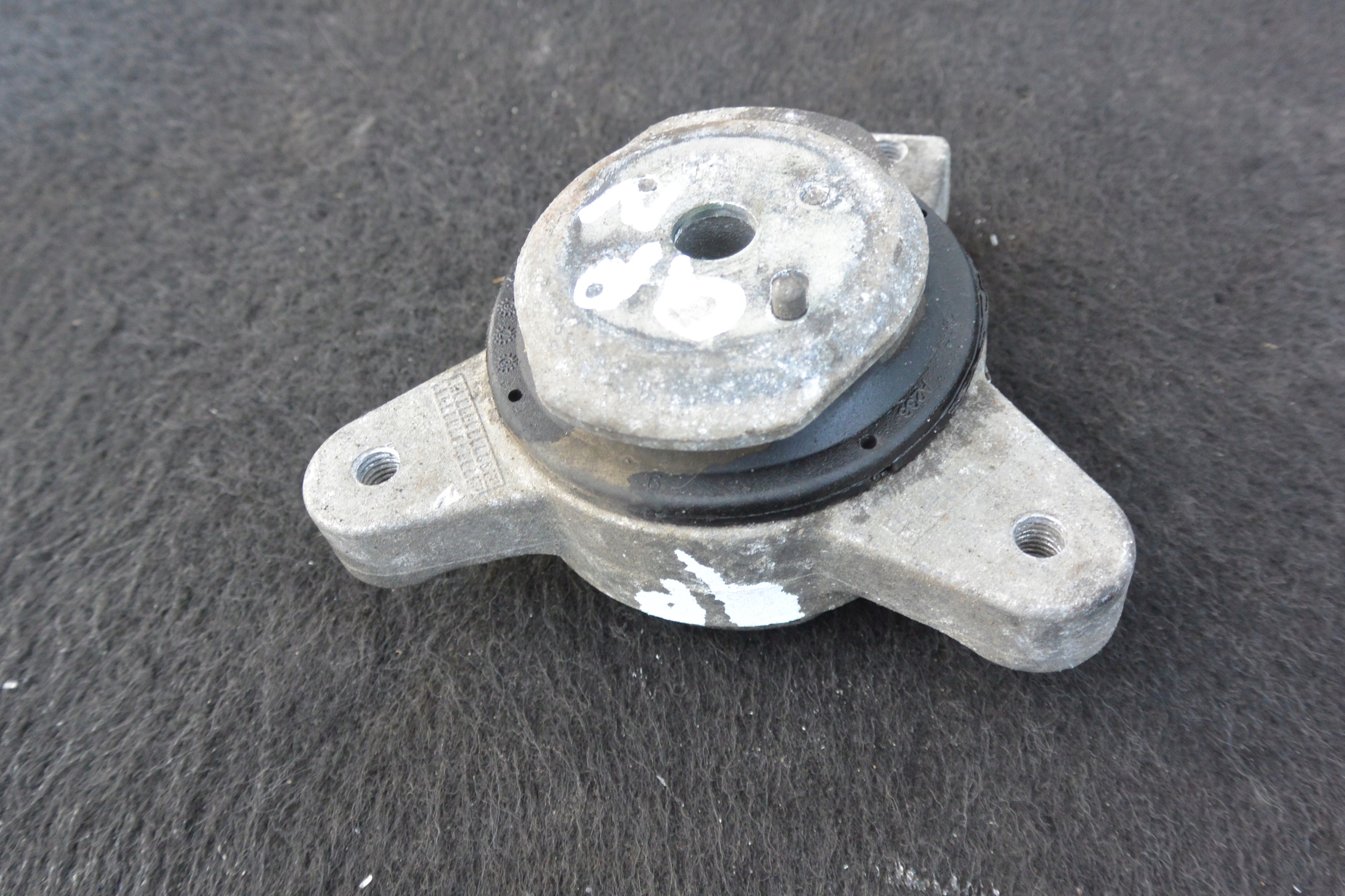 gearbox mounting 3.0B MASERATI QUATTROPORTE GHIBLI